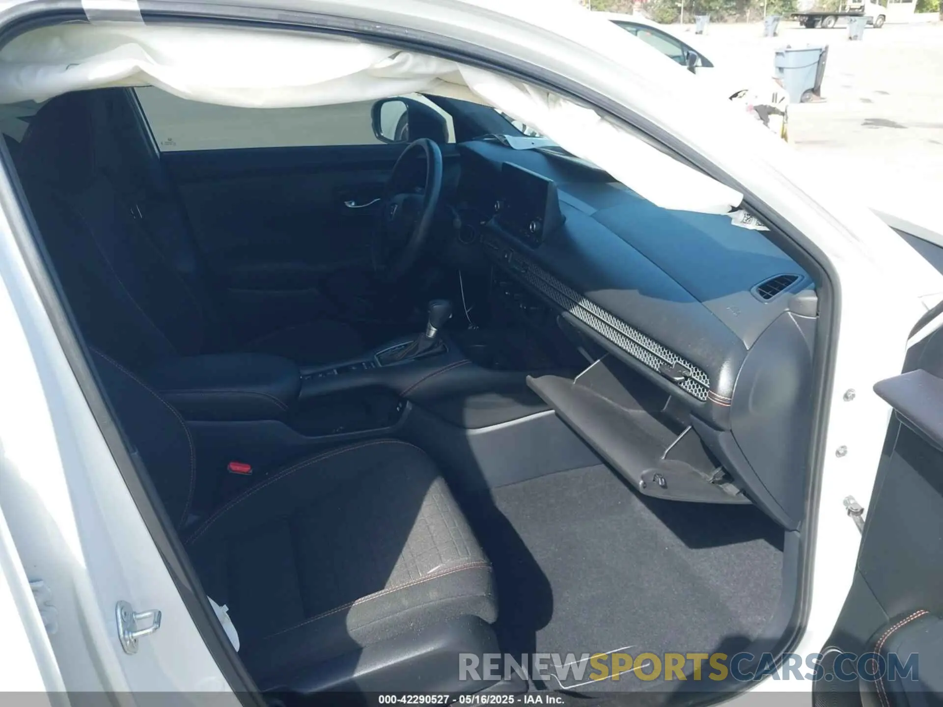 5 fotografías del automóvil dañado 3CZRZ1H53RM732713 HONDA HR-V 2024