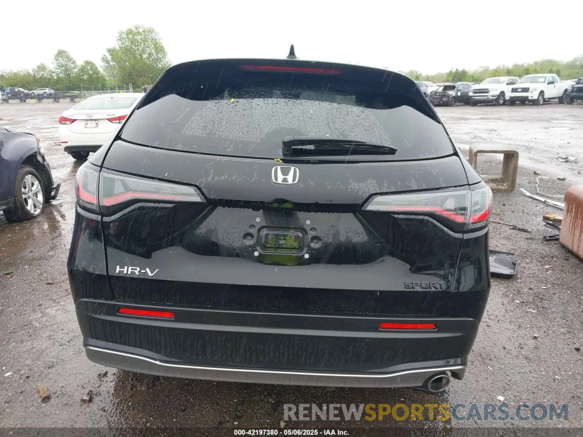 16 fotografías del automóvil dañado 3CZRZ1H57RM750003 HONDA HR-V 2024