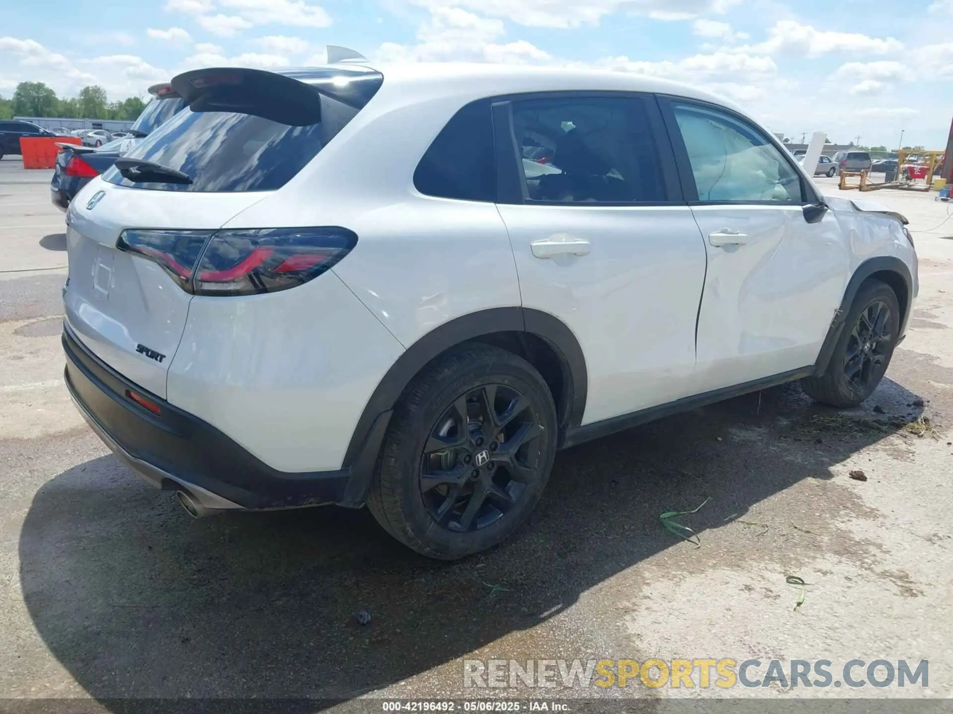 4 fotografías del automóvil dañado 3CZRZ1H57RM761566 HONDA HR-V 2024