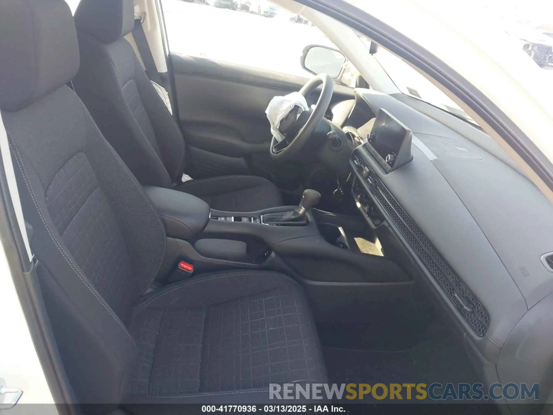 5 fotografías del automóvil dañado 3CZRZ2H36RM725419 HONDA HR-V 2024