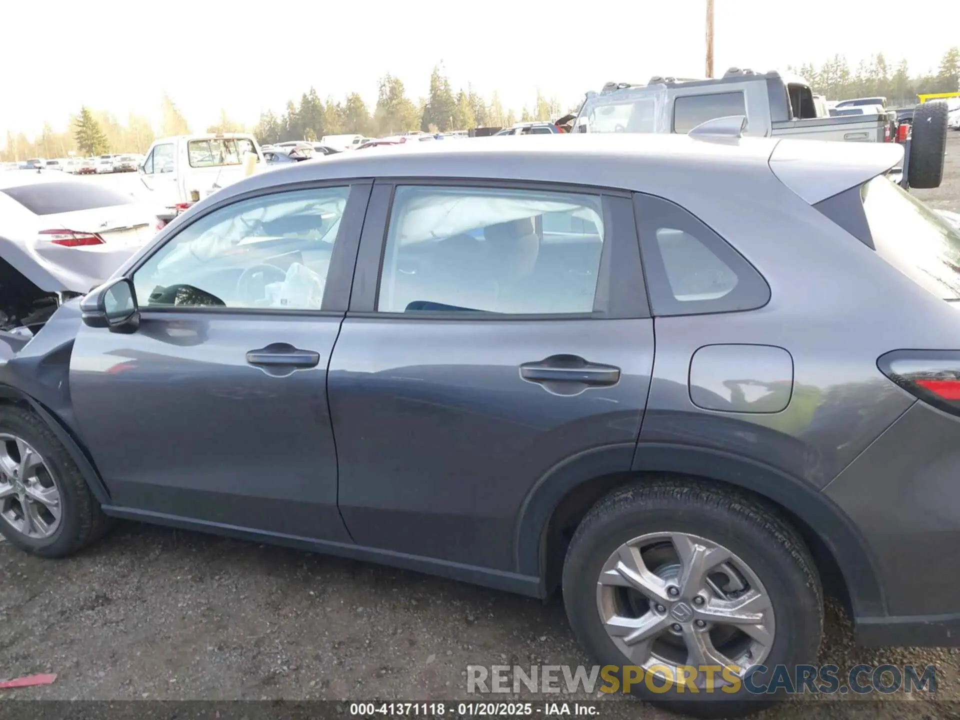 14 fotografías del automóvil dañado 3CZRZ2H38RM777313 HONDA HR-V 2024
