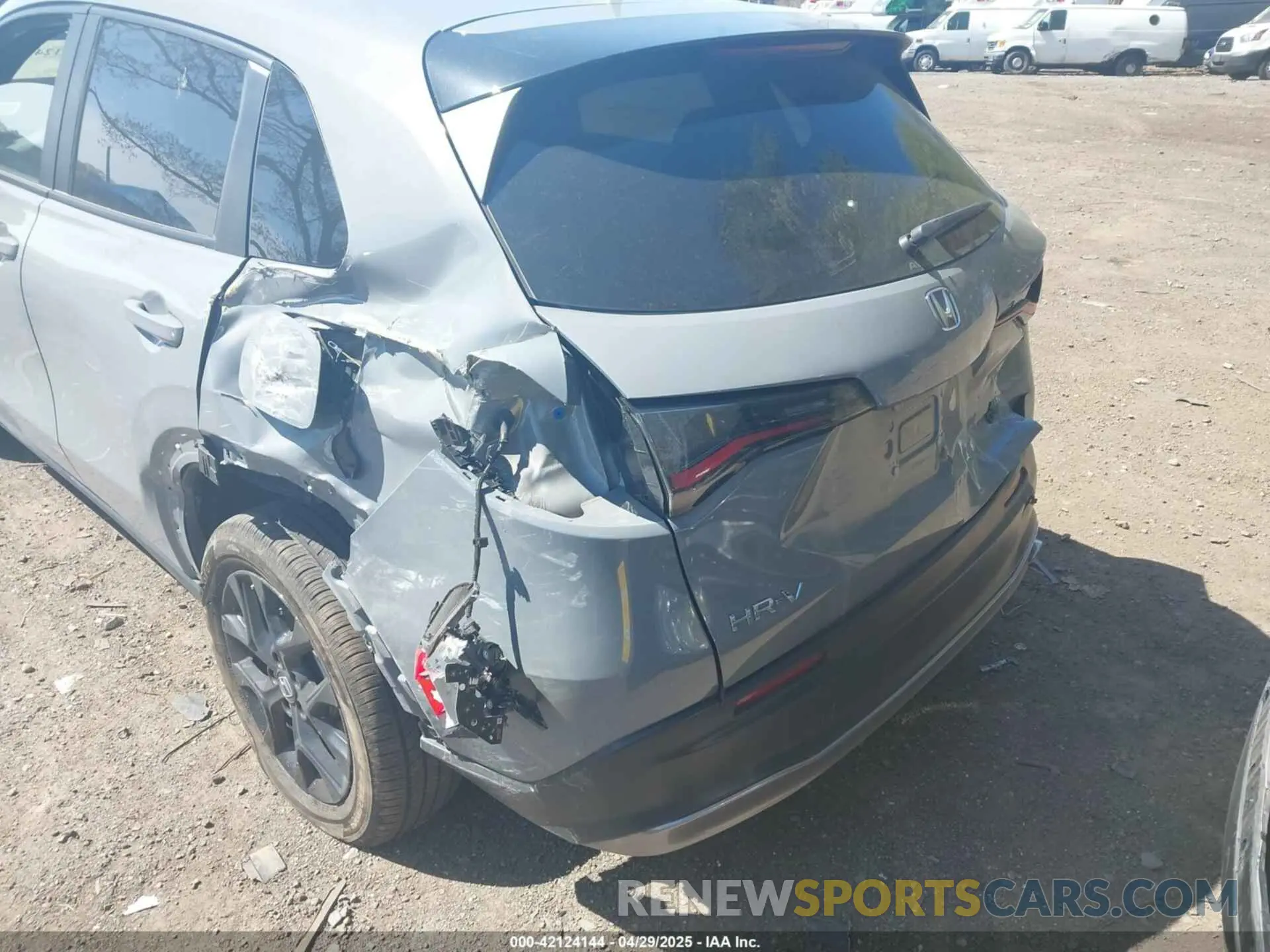 6 fotografías del automóvil dañado 3CZRZ2H50RM765321 HONDA HR-V 2024