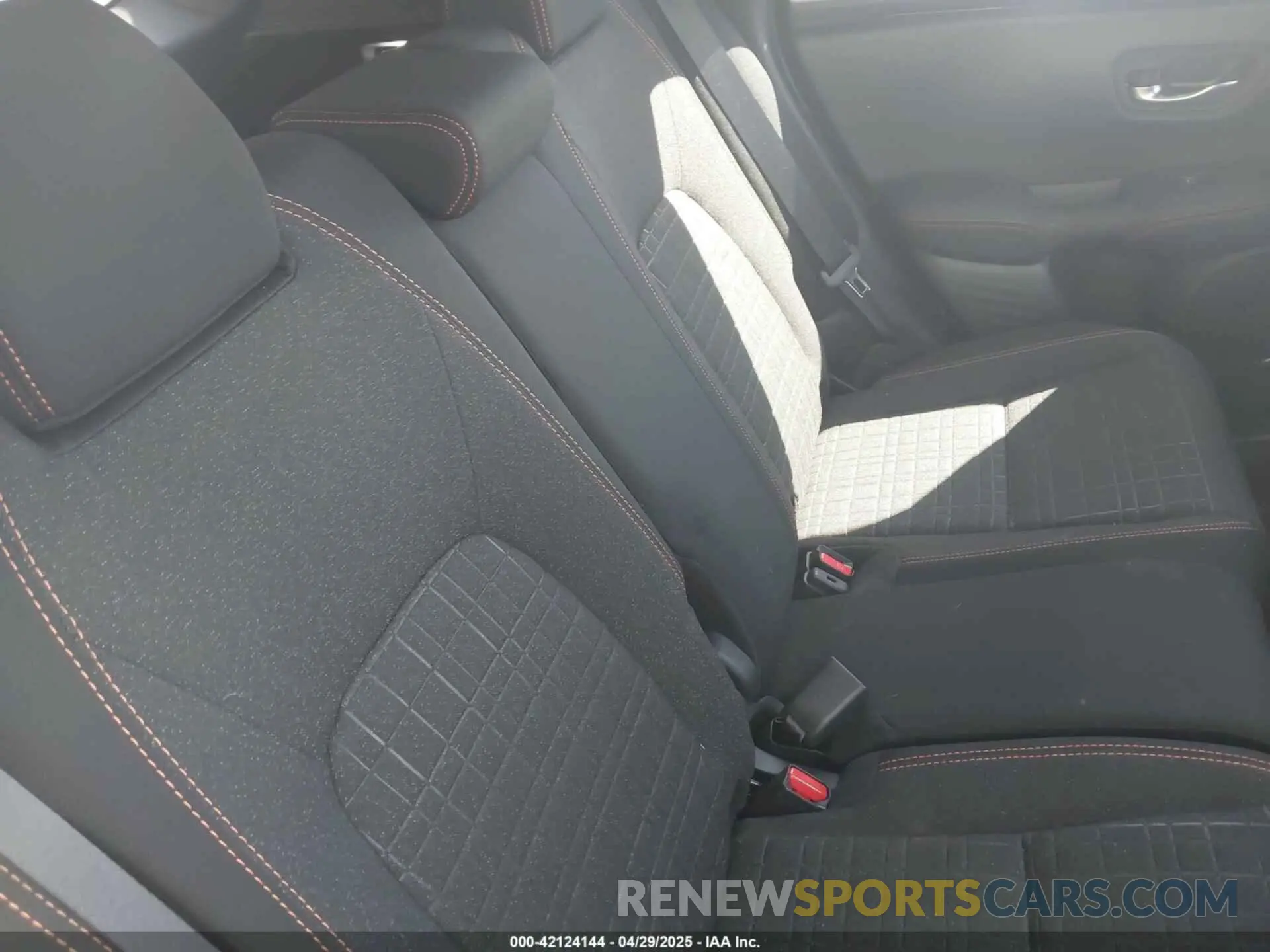 8 fotografías del automóvil dañado 3CZRZ2H50RM765321 HONDA HR-V 2024