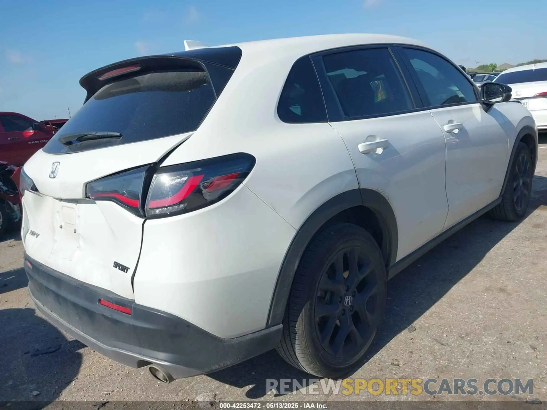 4 fotografías del automóvil dañado 3CZRZ2H58RM736200 HONDA HR-V 2024