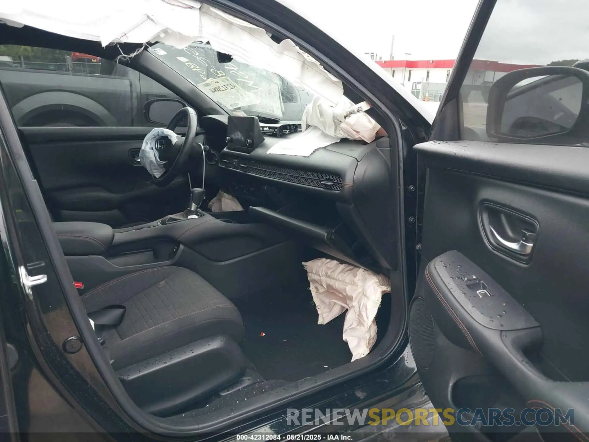 5 fotografías del automóvil dañado 3CZRZ2H59RM712228 HONDA HR-V 2024