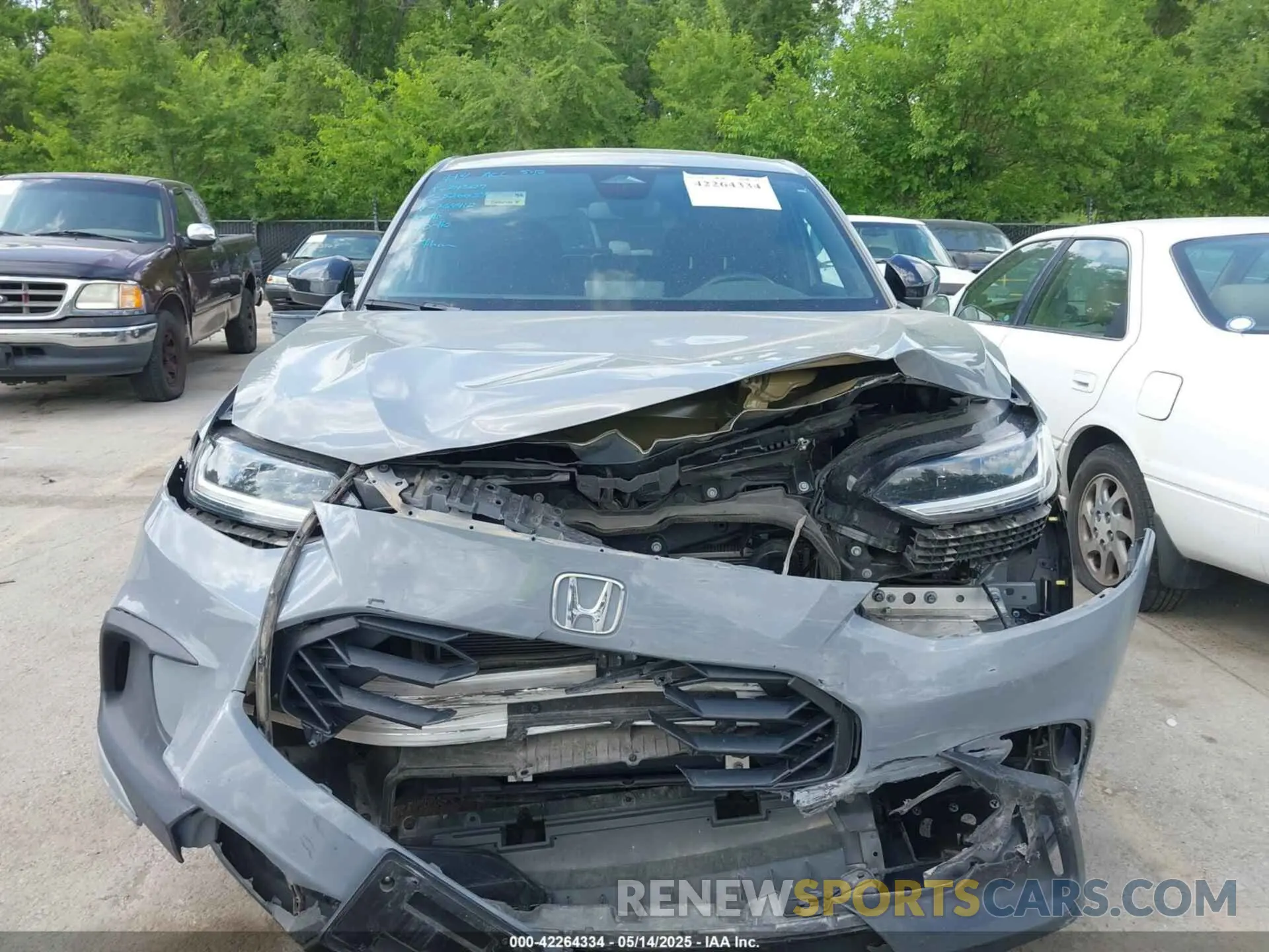 12 fotografías del automóvil dañado 3CZRZ2H59RM764412 HONDA HR-V 2024