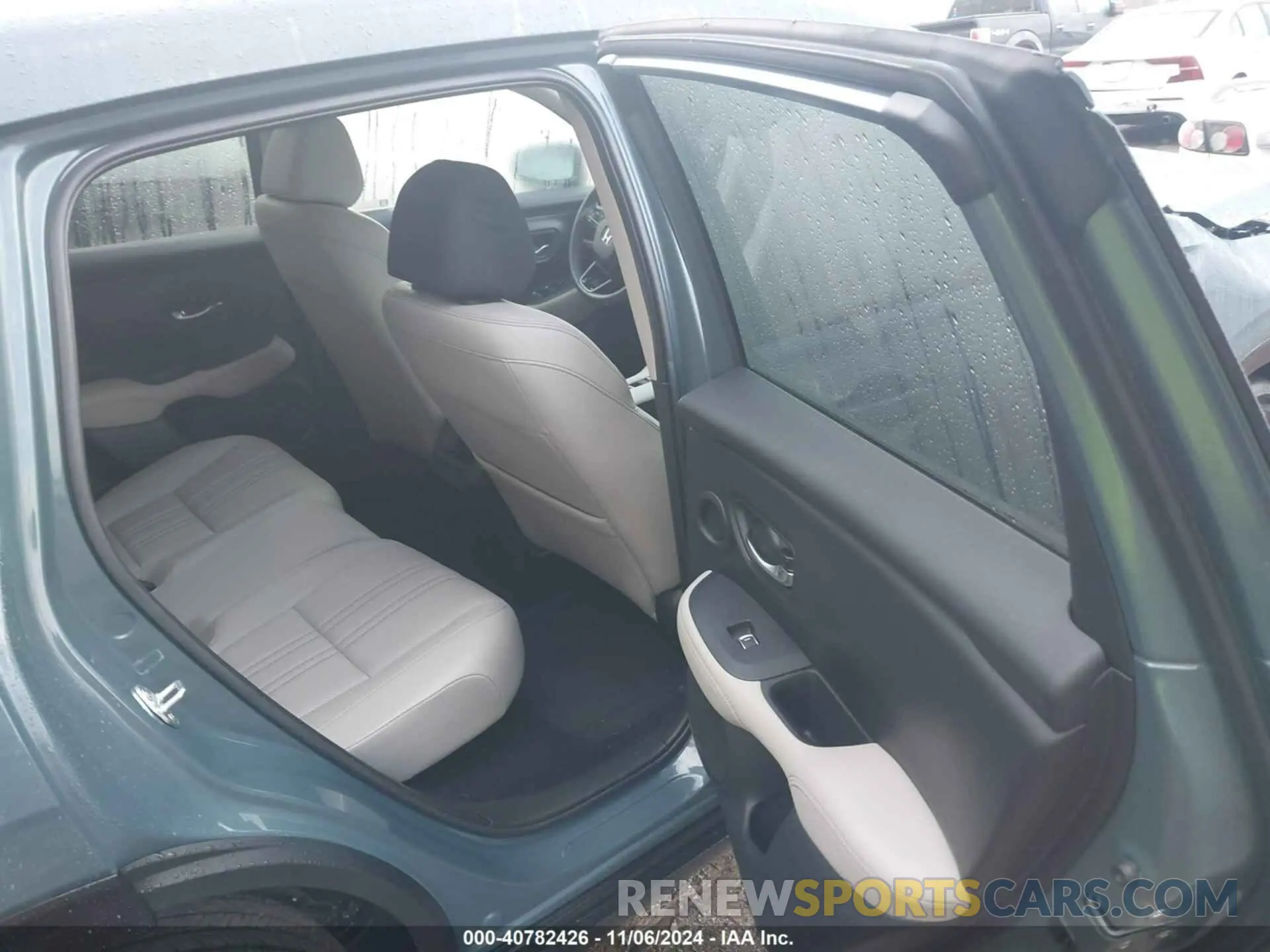 8 fotografías del automóvil dañado 3CZRZ2H77RM730647 HONDA HR-V 2024