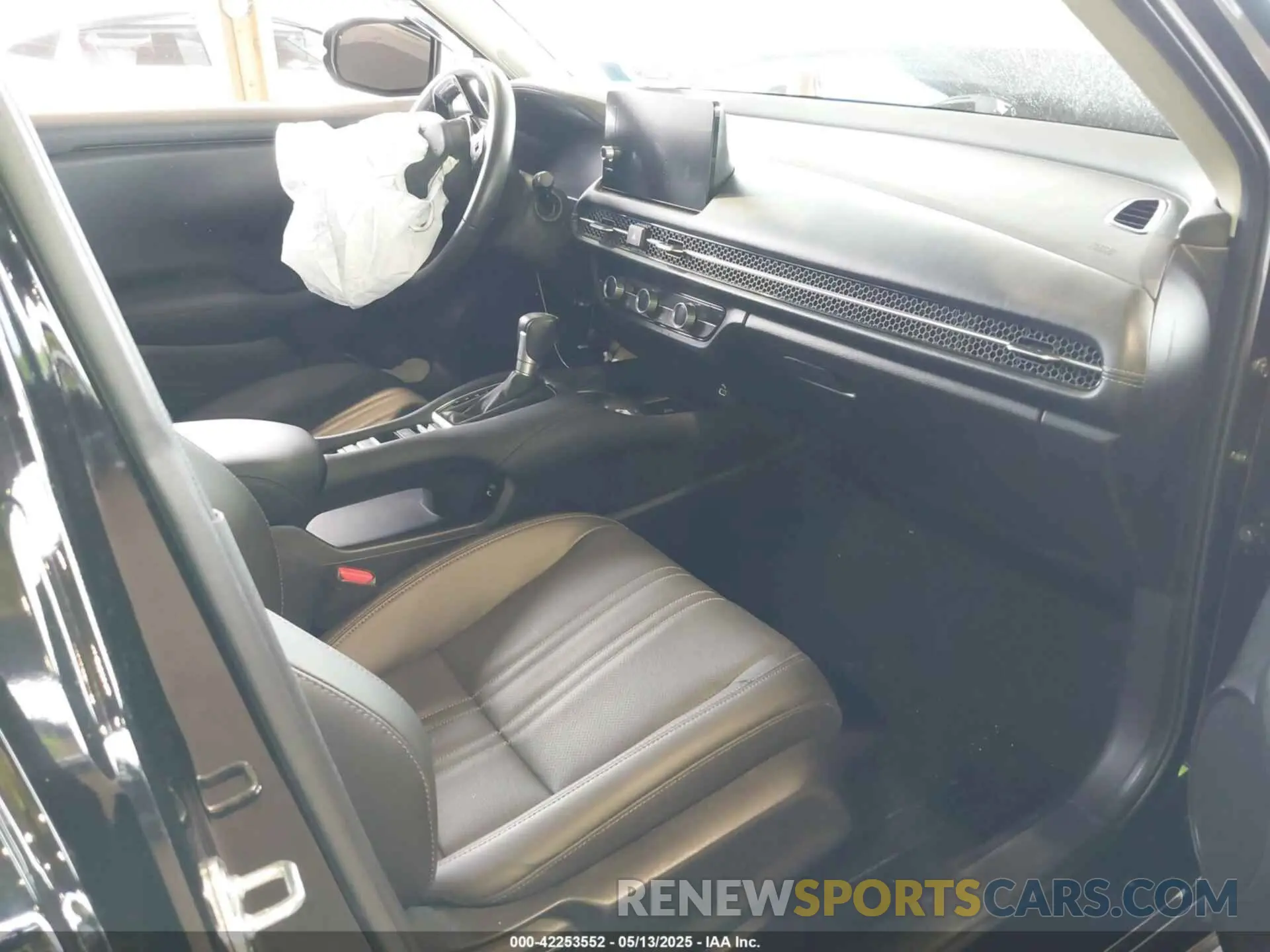 5 fotografías del automóvil dañado 3CZRZ2H79RM778229 HONDA HR-V 2024