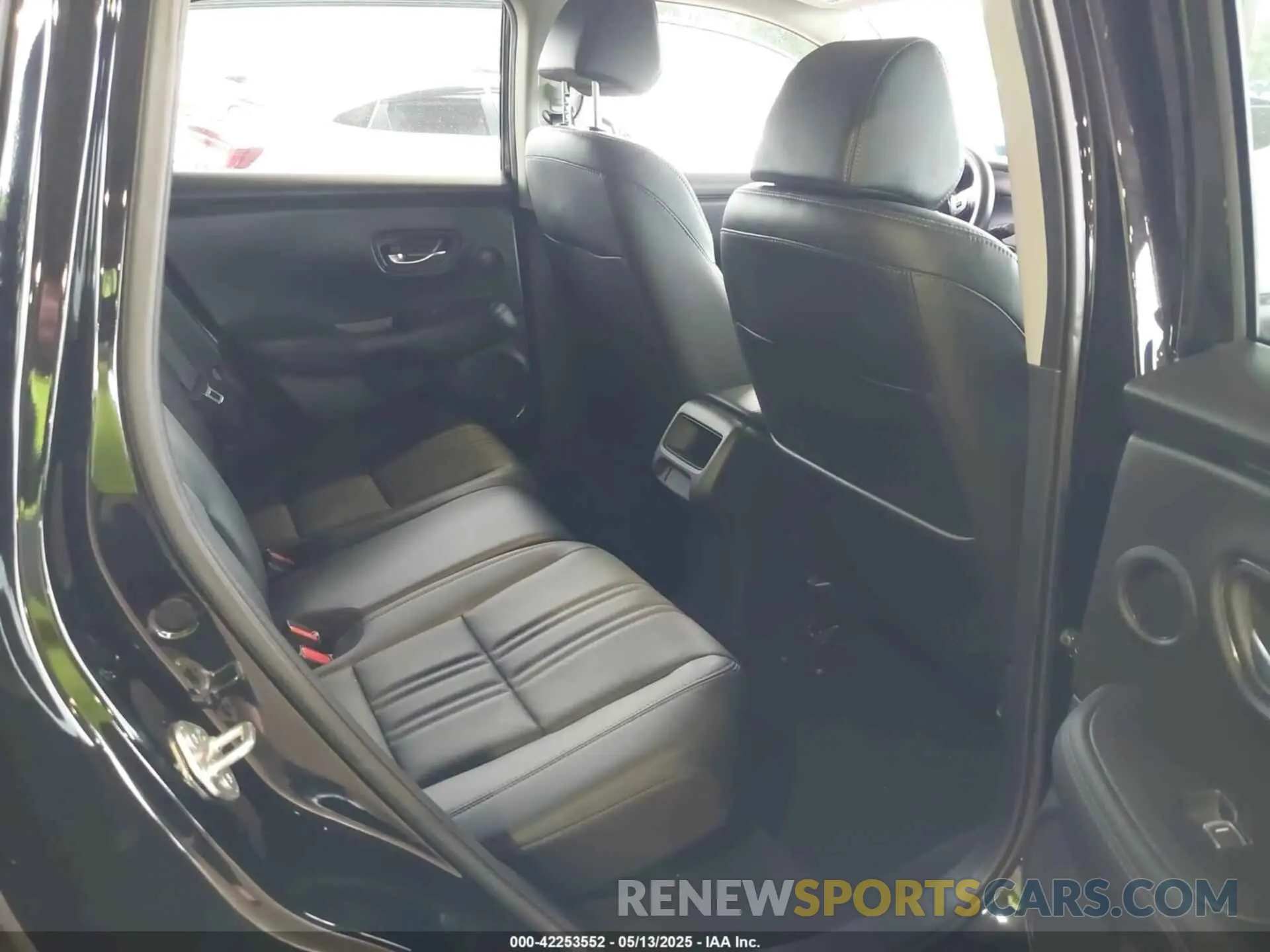 8 fotografías del automóvil dañado 3CZRZ2H79RM778229 HONDA HR-V 2024