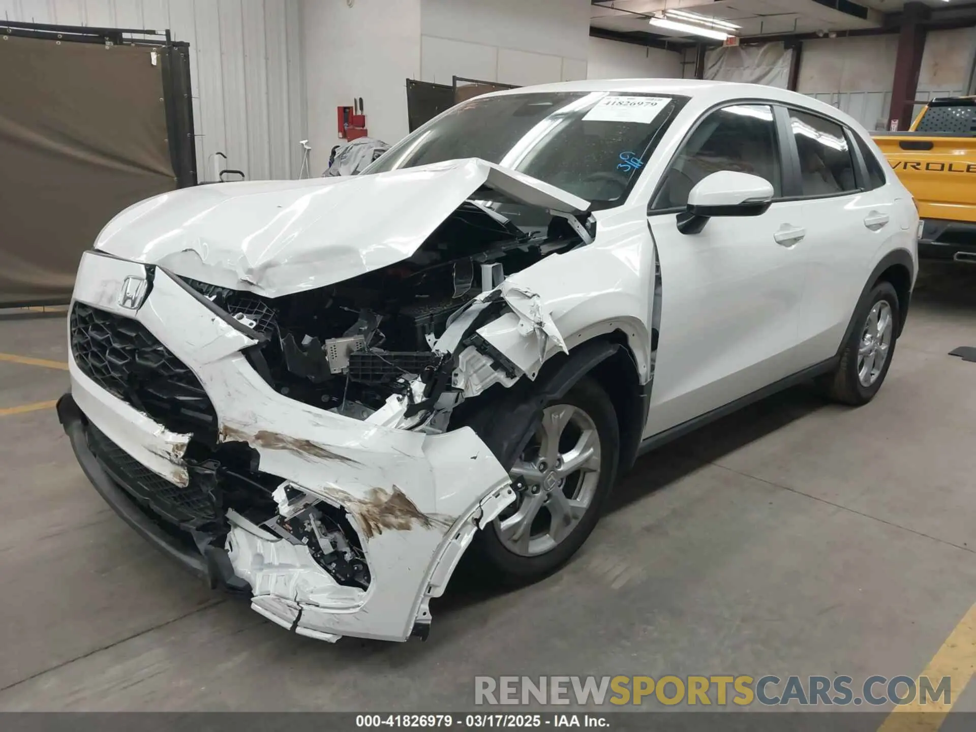 2 fotografías del automóvil dañado 3CZRZ1H30SM725755 HONDA HR-V 2025