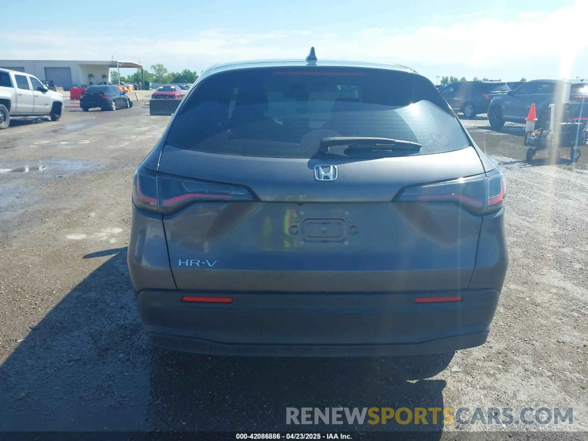 16 fotografías del automóvil dañado 3CZRZ1H34SM700003 HONDA HR-V 2025