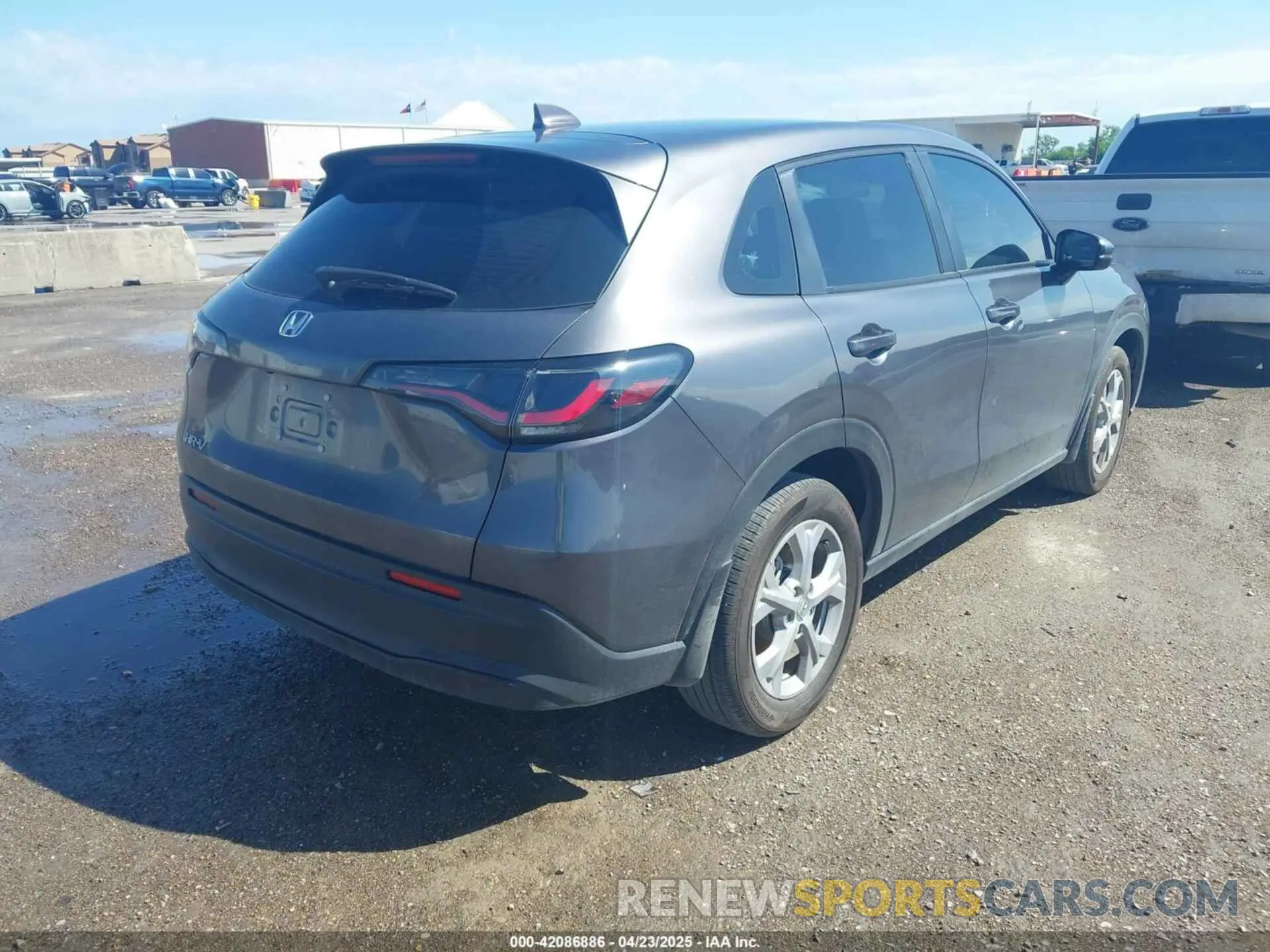 4 fotografías del automóvil dañado 3CZRZ1H34SM700003 HONDA HR-V 2025
