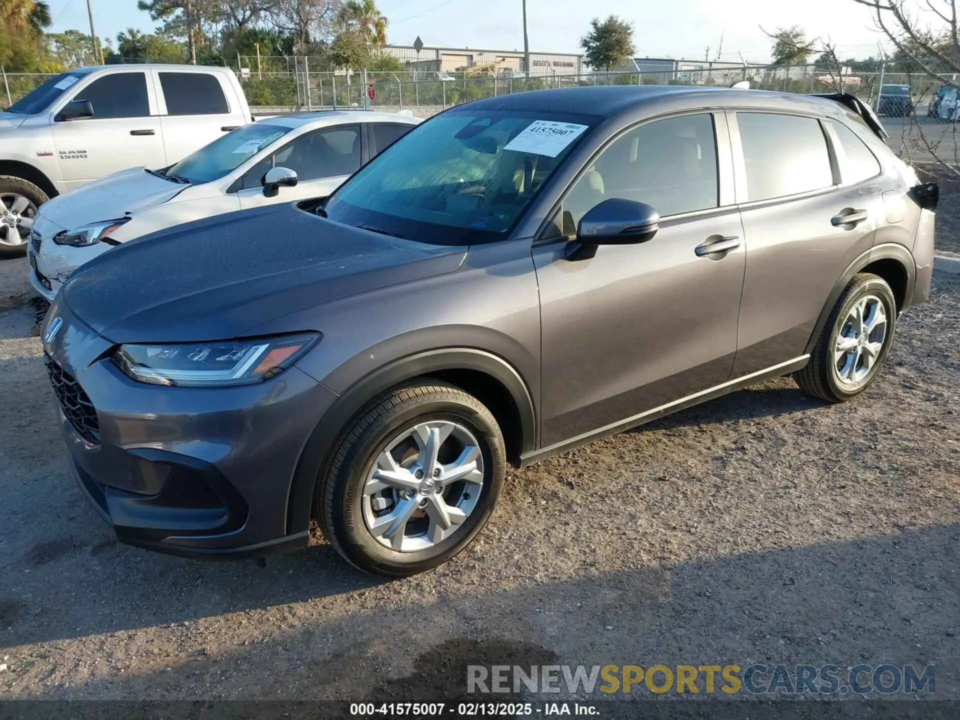 2 fotografías del automóvil dañado 3CZRZ1H34SM737293 HONDA HR-V 2025