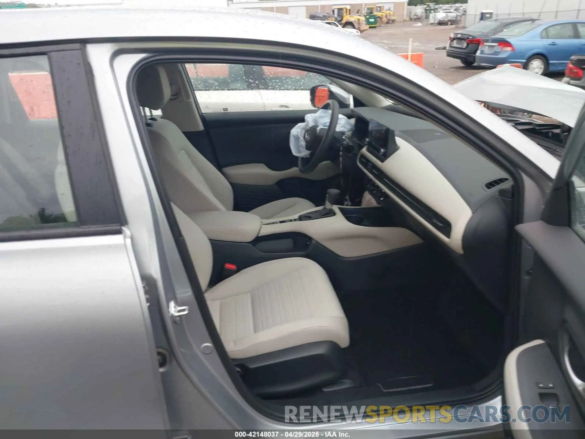 5 fotografías del automóvil dañado 3CZRZ1H36SM750725 HONDA HR-V 2025