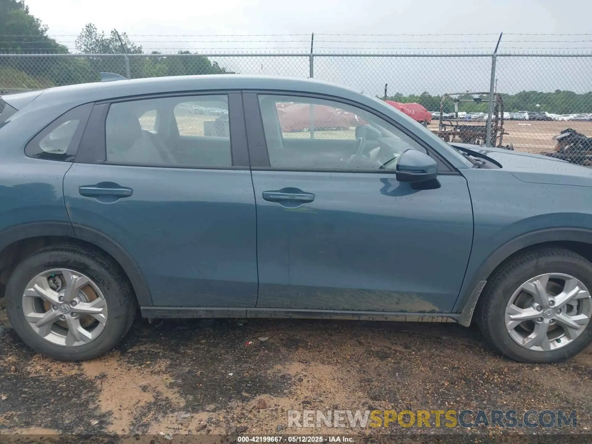 13 fotografías del automóvil dañado 3CZRZ1H38SM729360 HONDA HR-V 2025