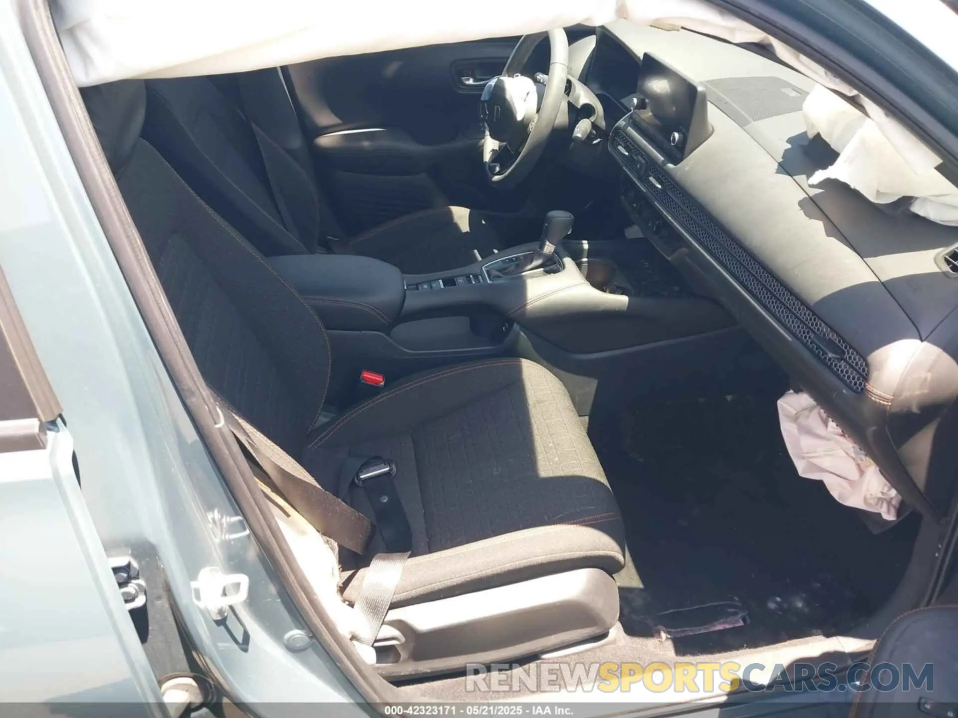 5 fotografías del automóvil dañado 3CZRZ1H50SM700162 HONDA HR-V 2025
