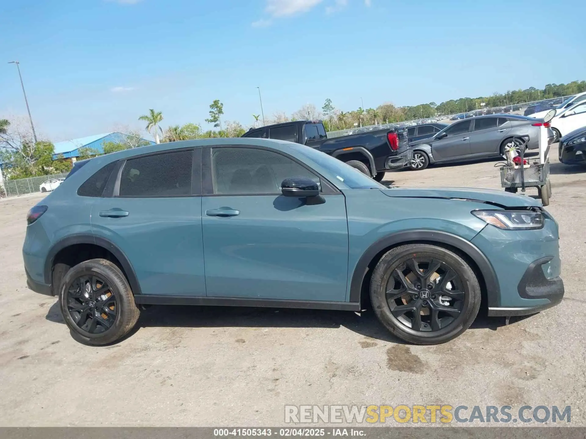 13 fotografías del automóvil dañado 3CZRZ1H50SM736028 HONDA HR-V 2025
