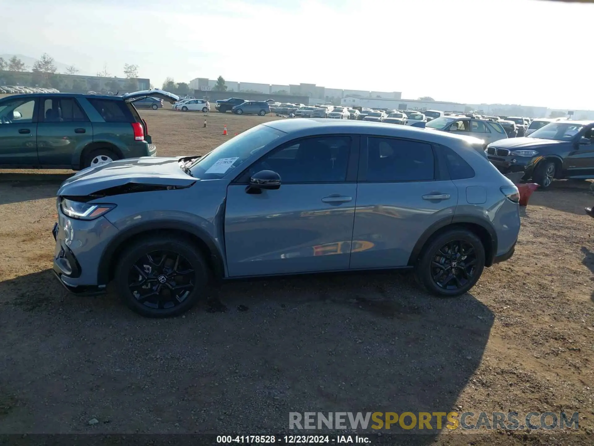 14 fotografías del automóvil dañado 3CZRZ1H54SM714050 HONDA HR-V 2025