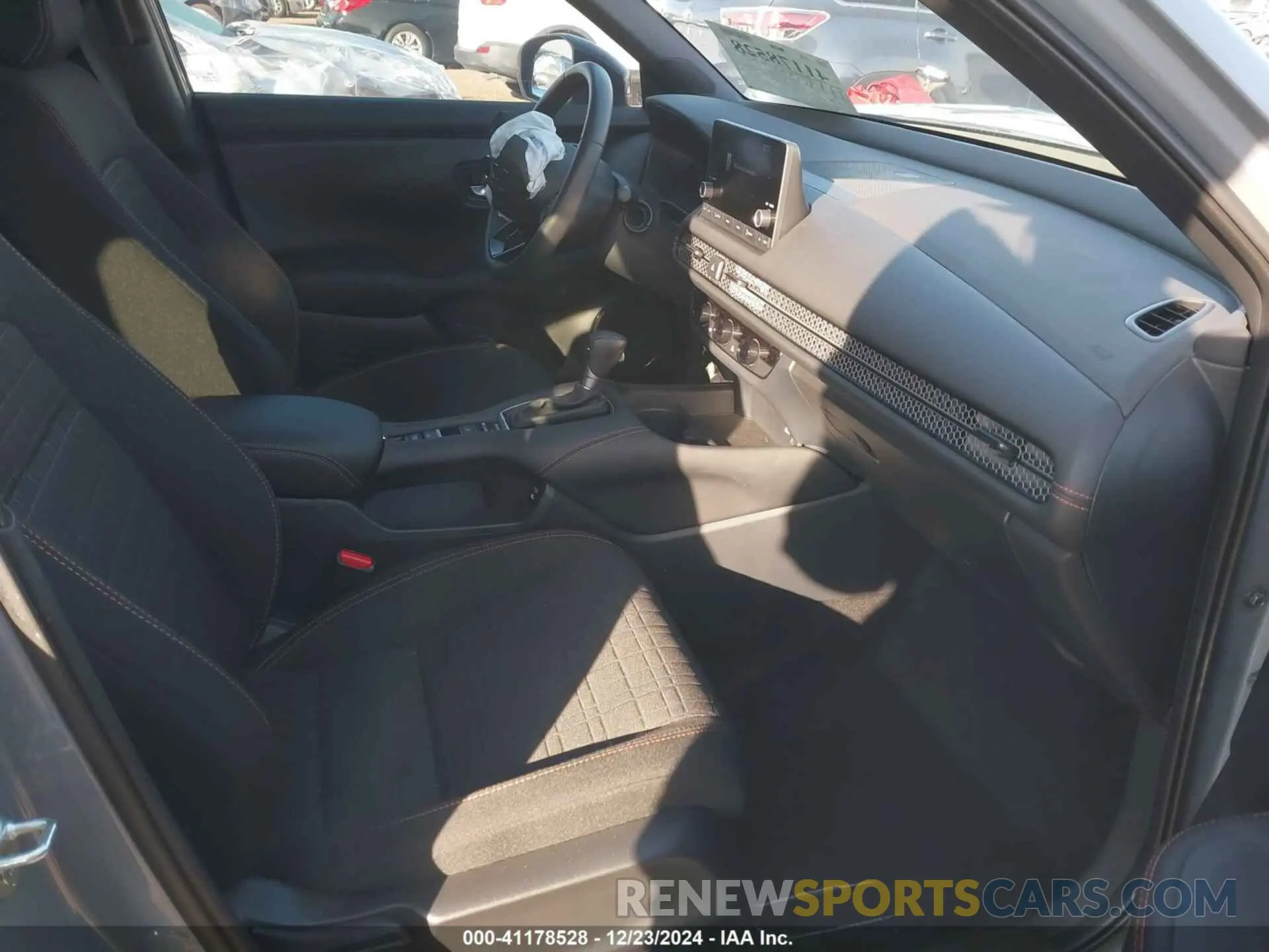 5 fotografías del automóvil dañado 3CZRZ1H54SM714050 HONDA HR-V 2025