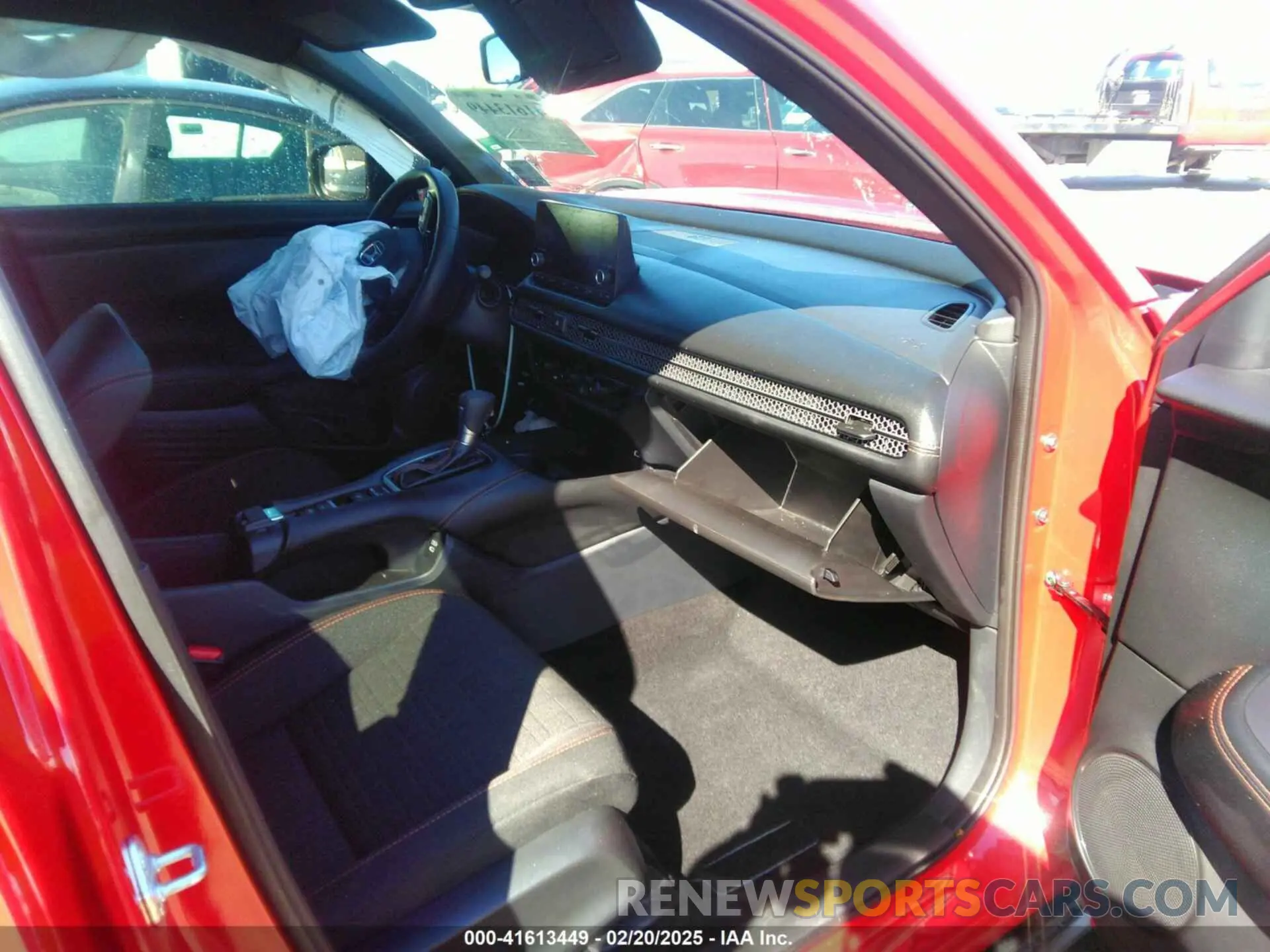 5 fotografías del automóvil dañado 3CZRZ1H57SM730100 HONDA HR-V 2025