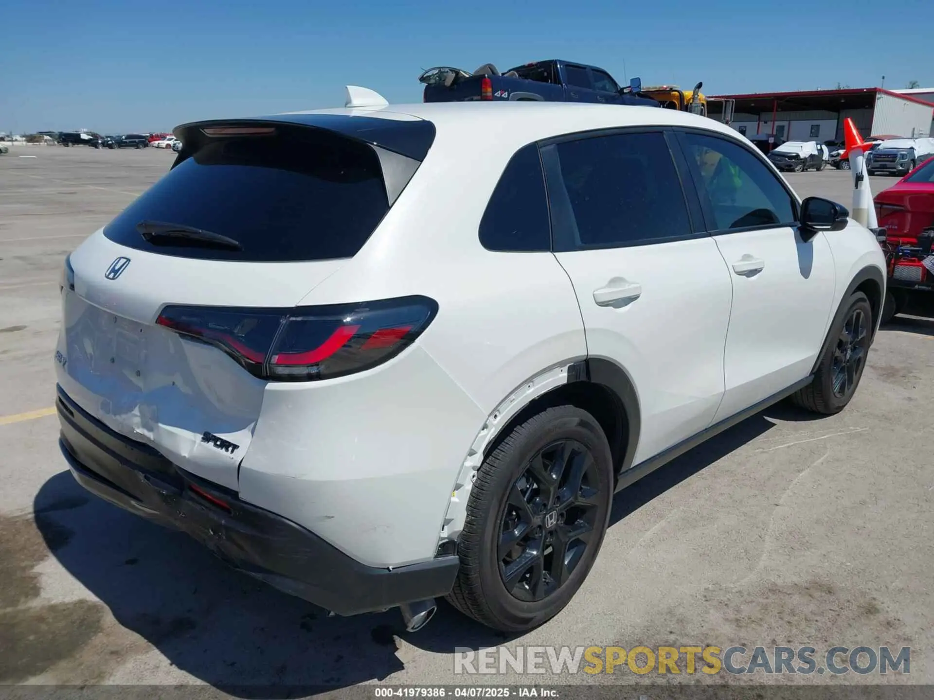 4 fotografías del automóvil dañado 3CZRZ1H58SM708784 HONDA HR-V 2025