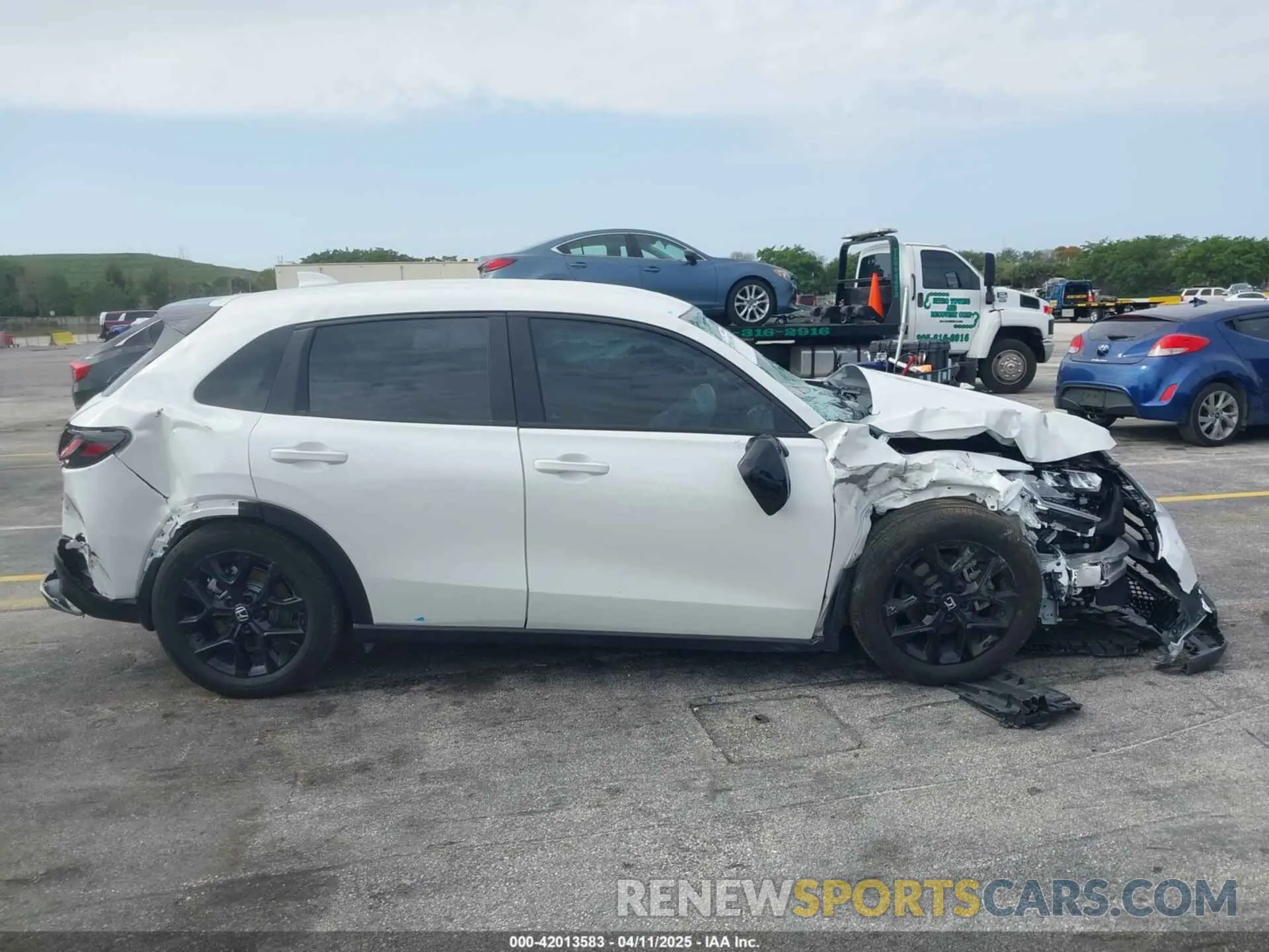14 fotografías del automóvil dañado 3CZRZ1H59SM724508 HONDA HR-V 2025