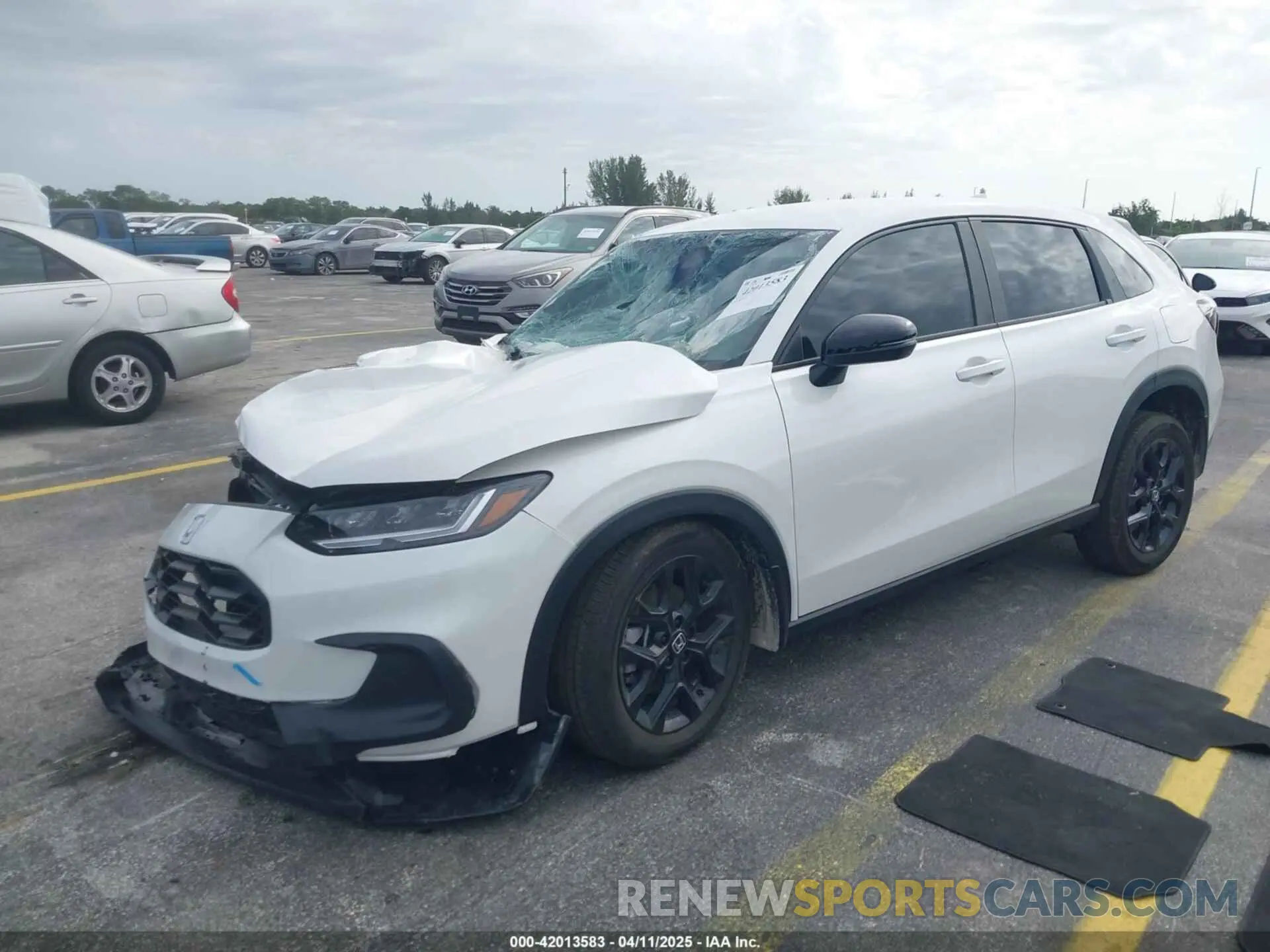 2 fotografías del automóvil dañado 3CZRZ1H59SM724508 HONDA HR-V 2025