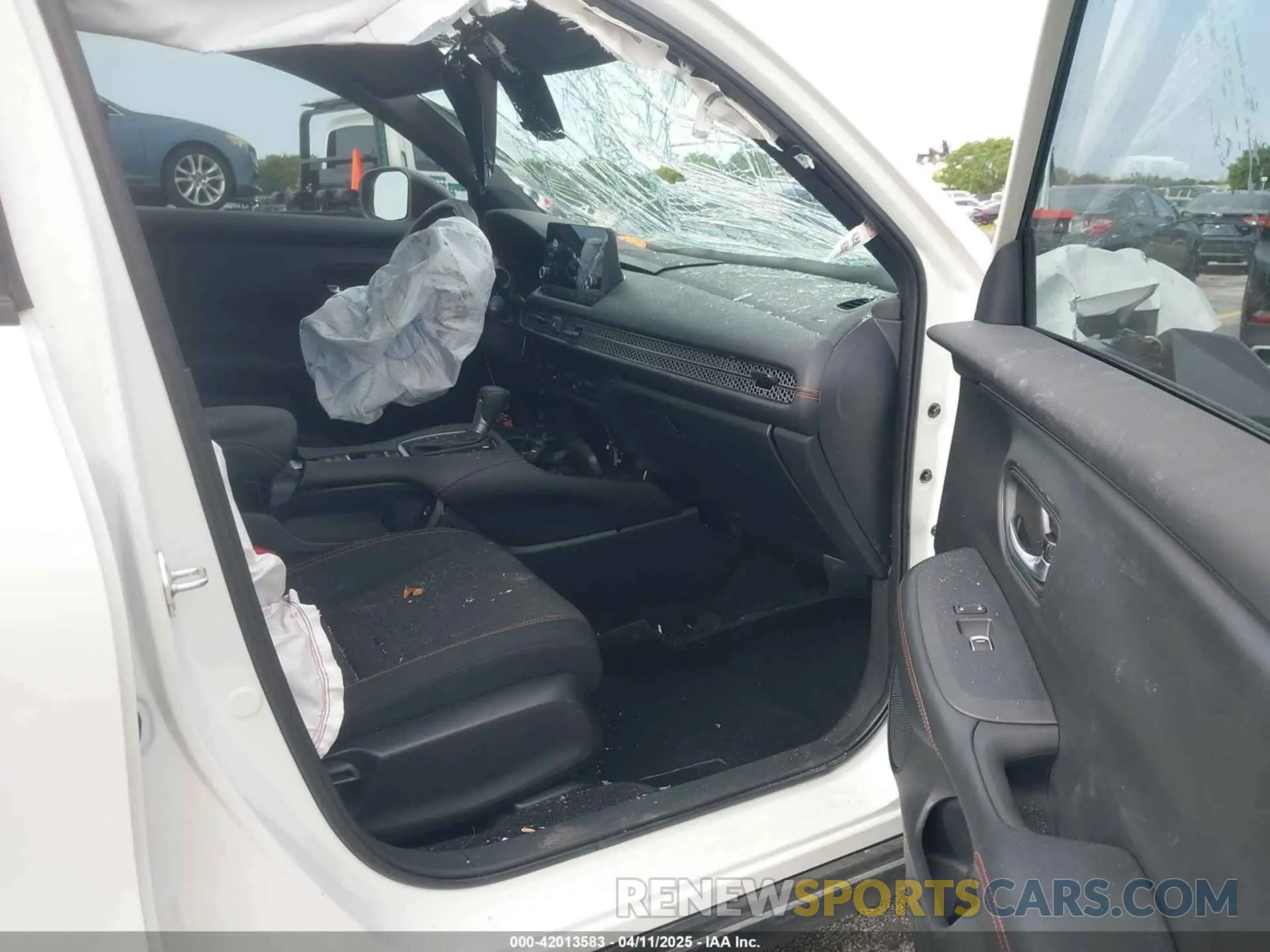 5 fotografías del automóvil dañado 3CZRZ1H59SM724508 HONDA HR-V 2025