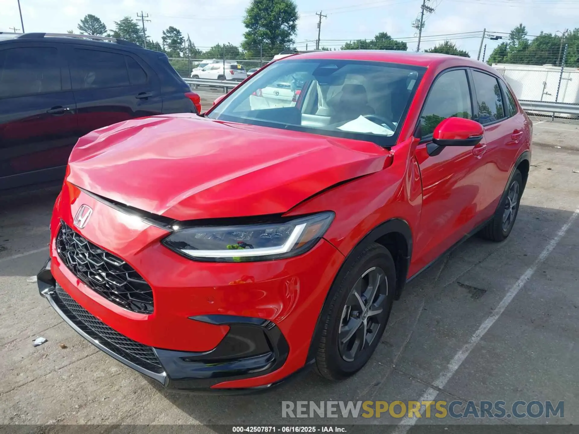 2 fotografías del automóvil dañado 3CZRZ1H70SM709560 HONDA HR-V 2025
