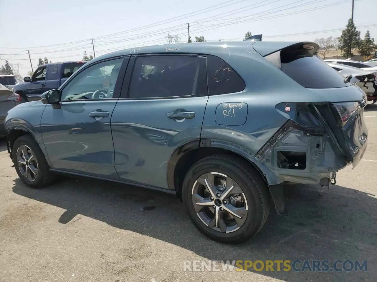 2 fotografías del automóvil dañado 3CZRZ1H78SM700850 HONDA HR-V 2025