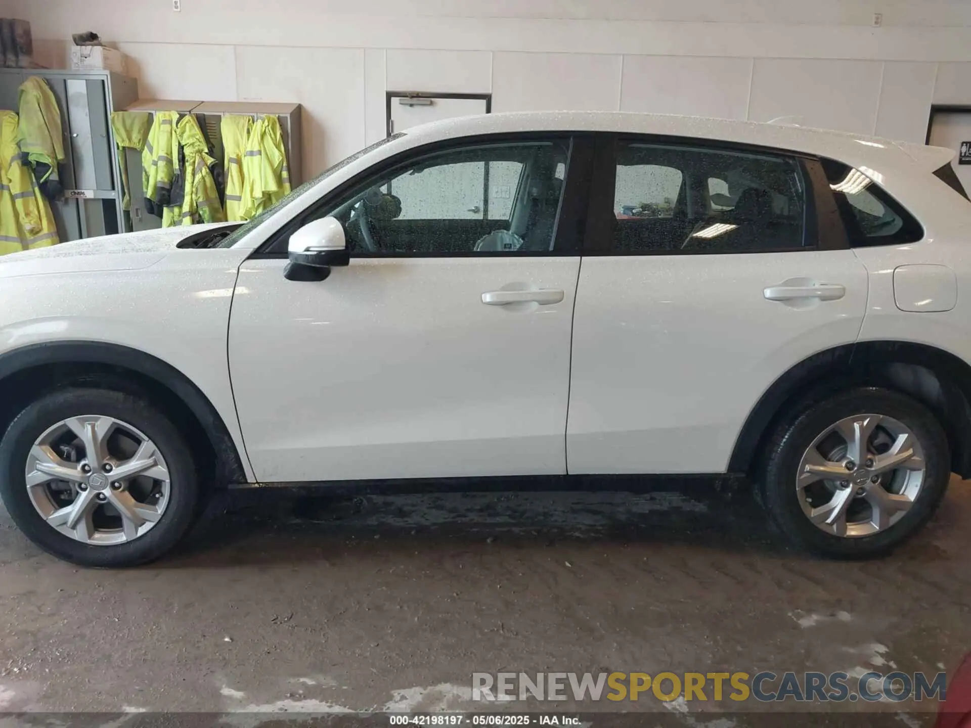 14 fotografías del automóvil dañado 3CZRZ2H32SM713385 HONDA HR-V 2025