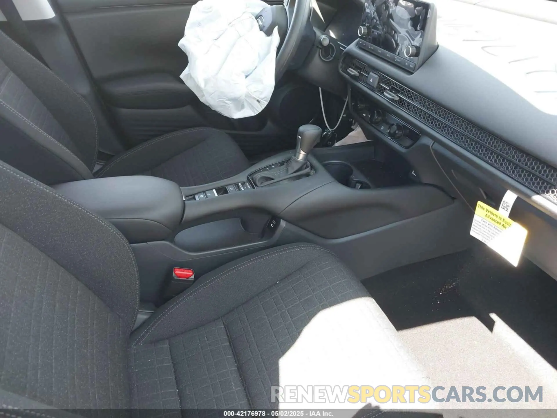 5 fotografías del automóvil dañado 3CZRZ2H32SM770069 HONDA HR-V 2025
