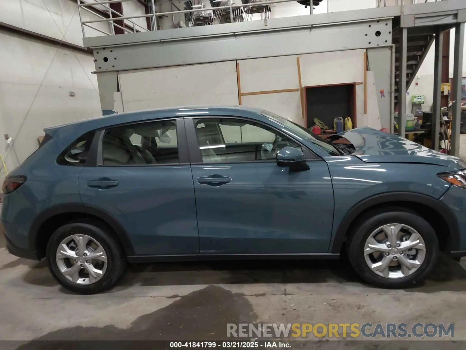 14 fotografías del automóvil dañado 3CZRZ2H34SM761308 HONDA HR-V 2025