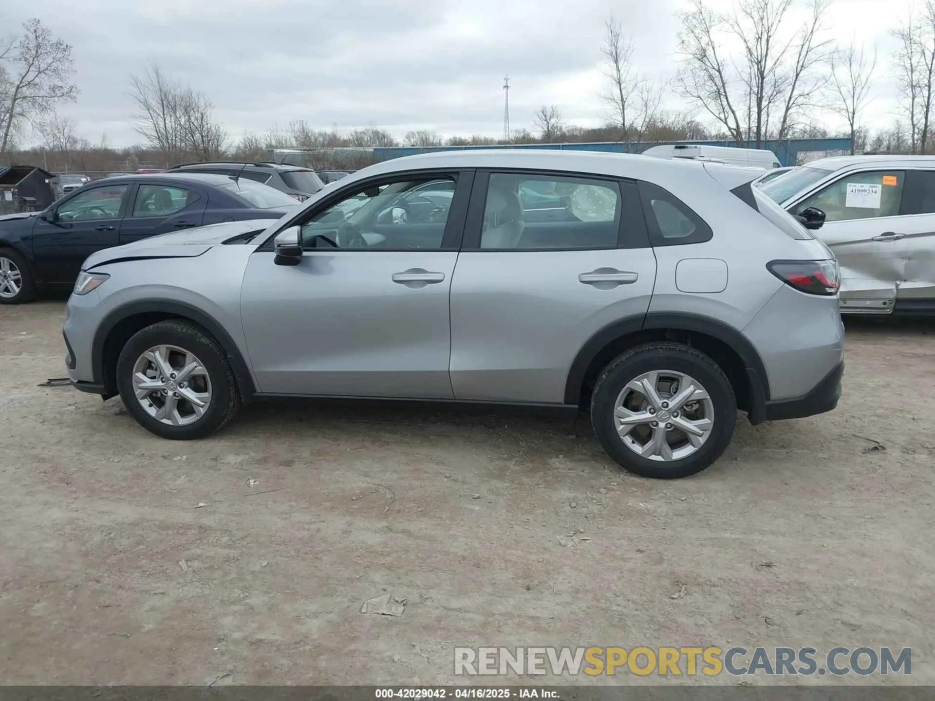 14 fotografías del automóvil dañado 3CZRZ2H36SM732358 HONDA HR-V 2025