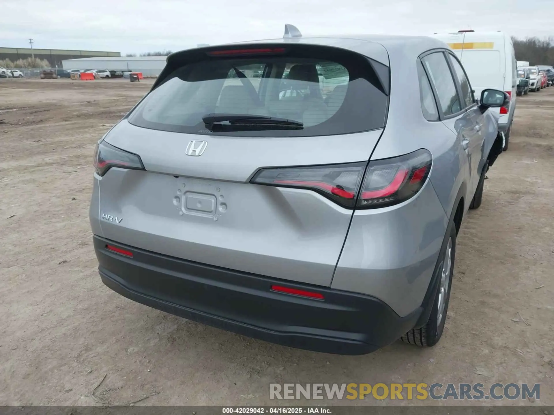 4 fotografías del automóvil dañado 3CZRZ2H36SM732358 HONDA HR-V 2025