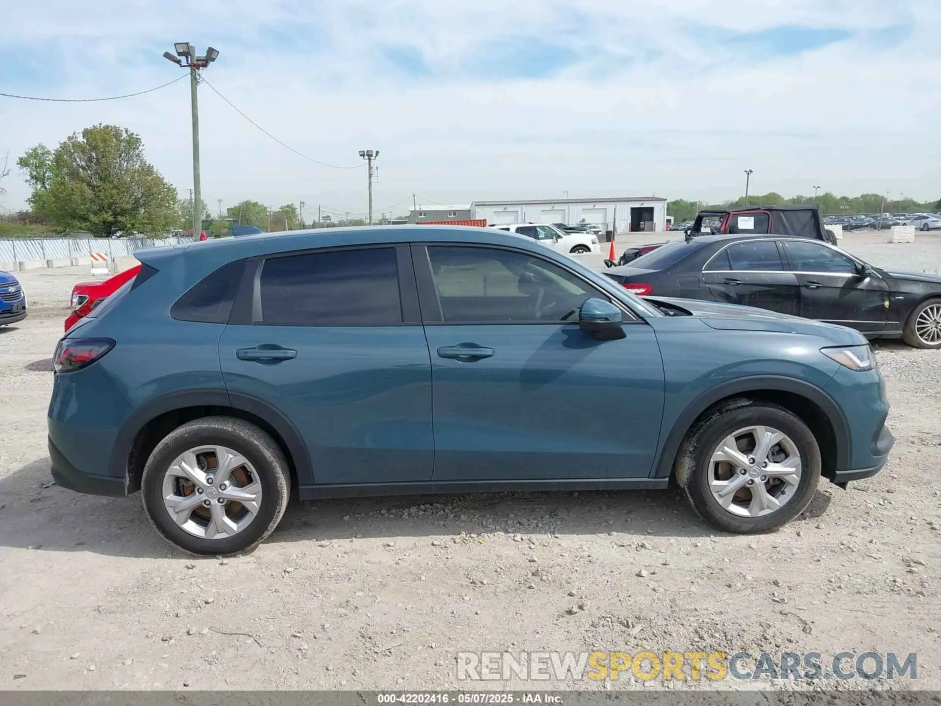13 fotografías del automóvil dañado 3CZRZ2H36SM734174 HONDA HR-V 2025