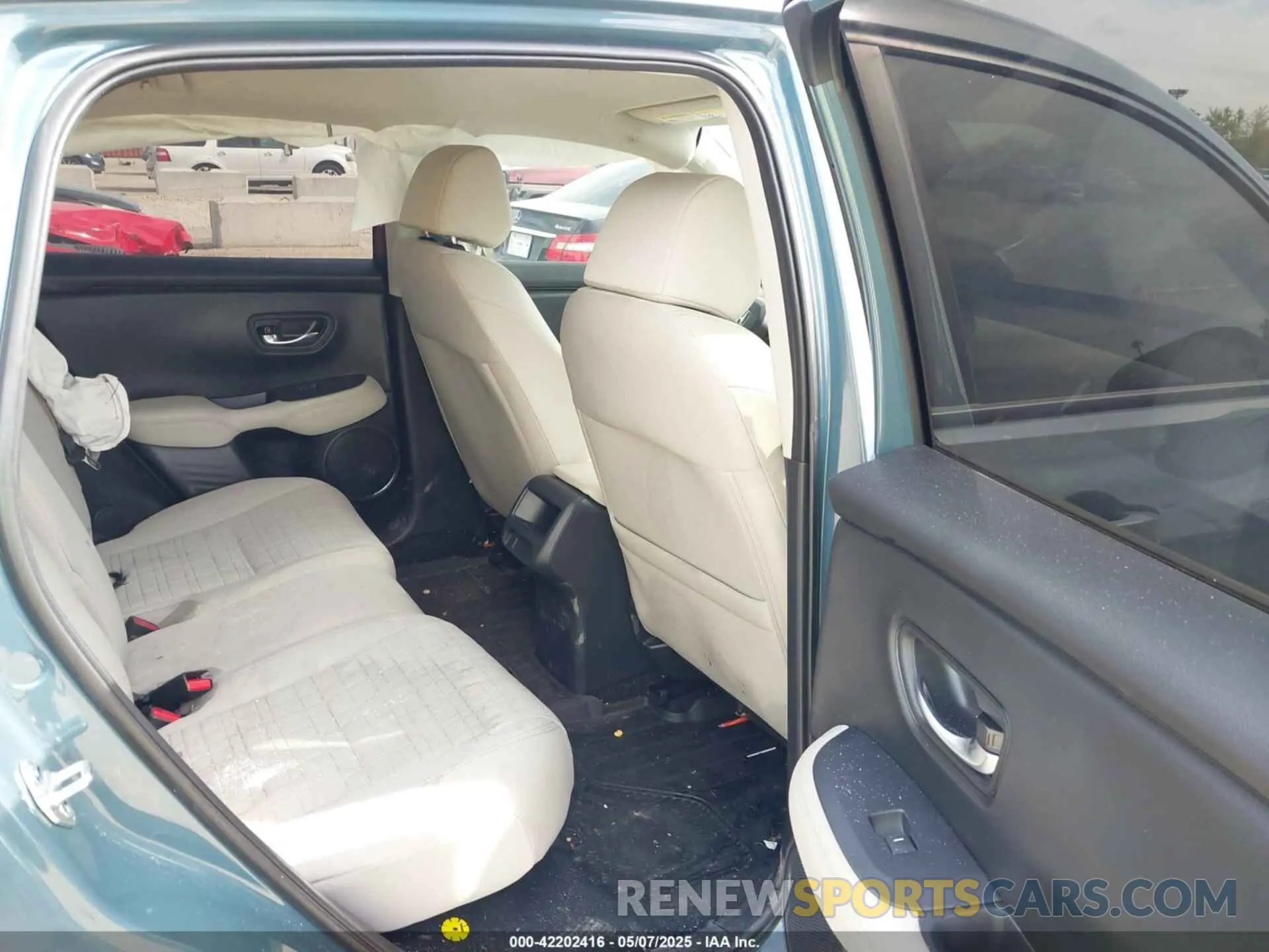 8 fotografías del automóvil dañado 3CZRZ2H36SM734174 HONDA HR-V 2025