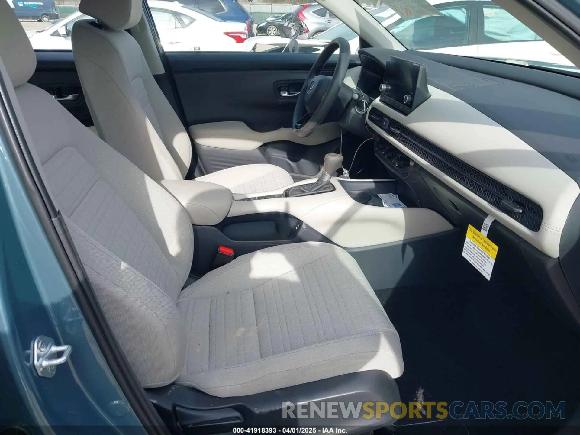 5 fotografías del automóvil dañado 3CZRZ2H38SM765247 HONDA HR-V 2025