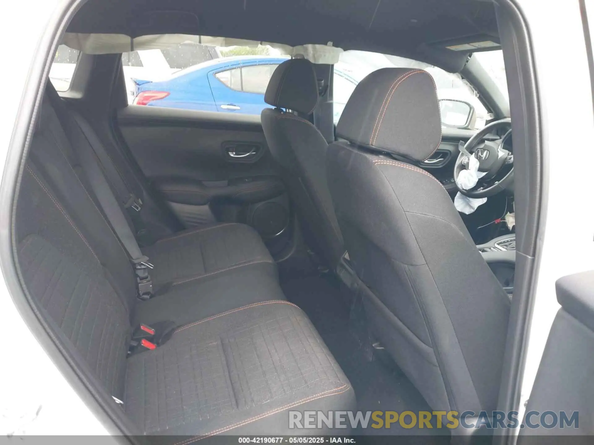 8 fotografías del automóvil dañado 3CZRZ2H51SM705554 HONDA HR-V 2025