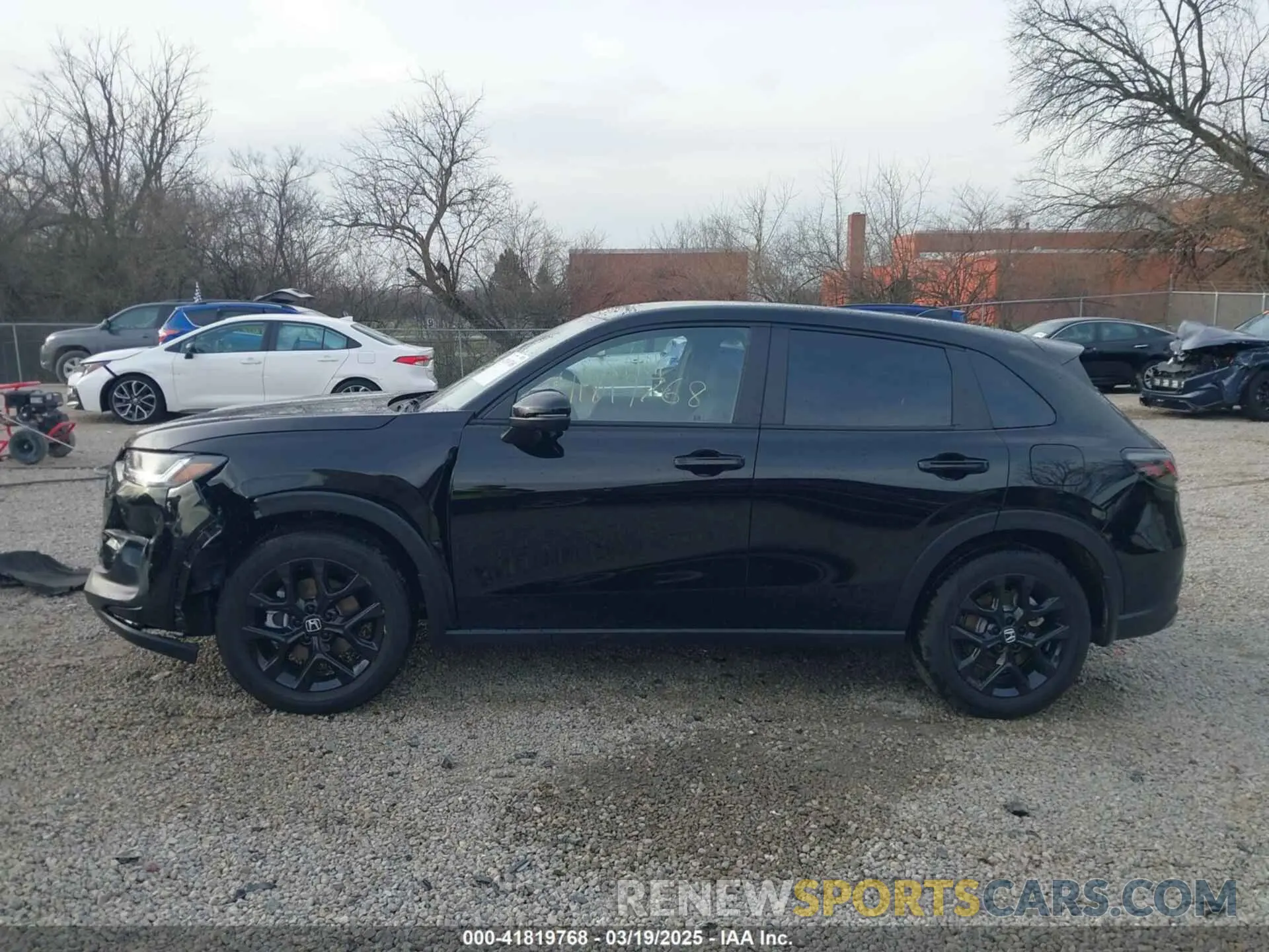 15 fotografías del automóvil dañado 3CZRZ2H53SM758272 HONDA HR-V 2025