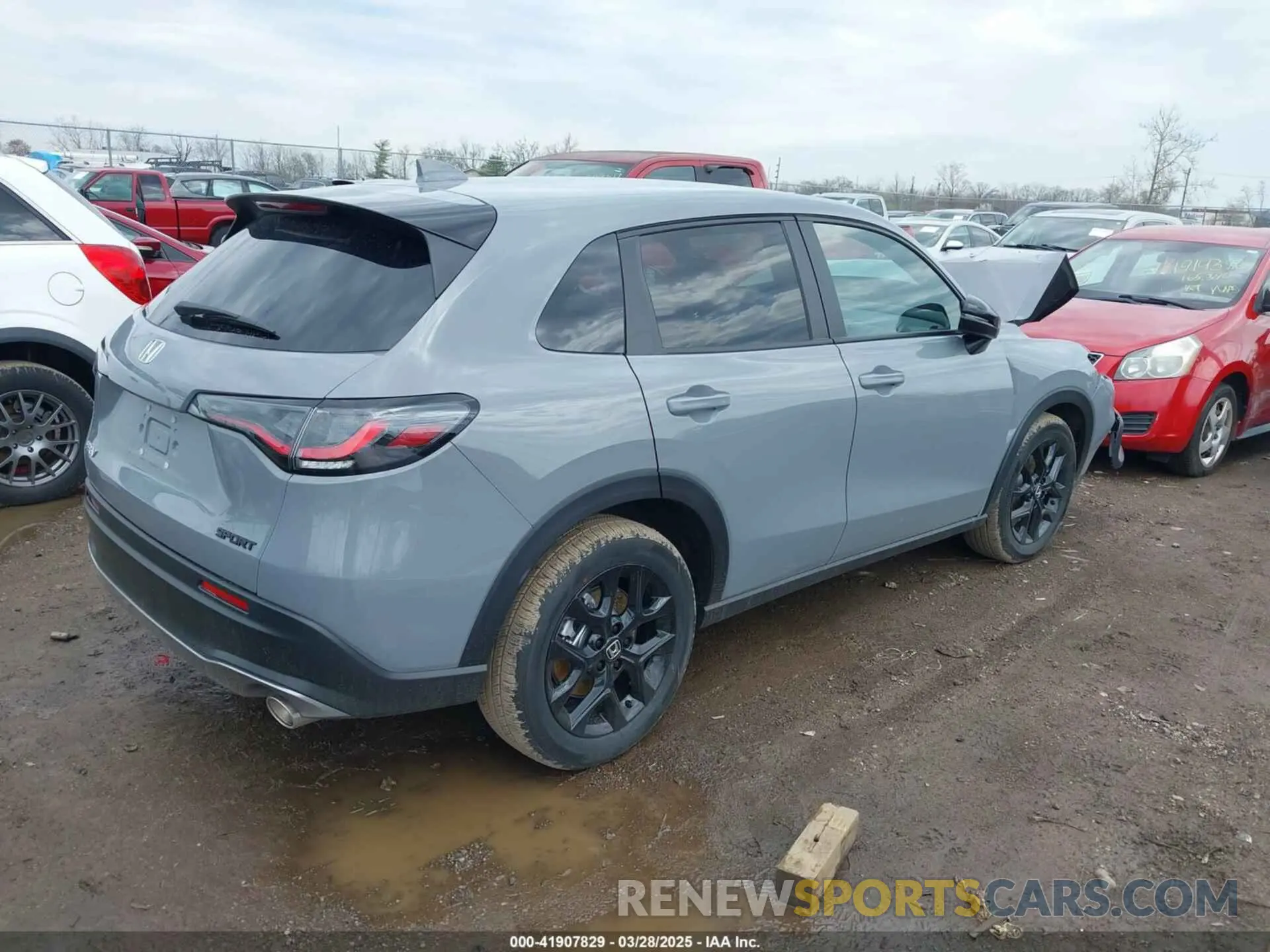 4 fotografías del automóvil dañado 3CZRZ2H55SM703046 HONDA HR-V 2025