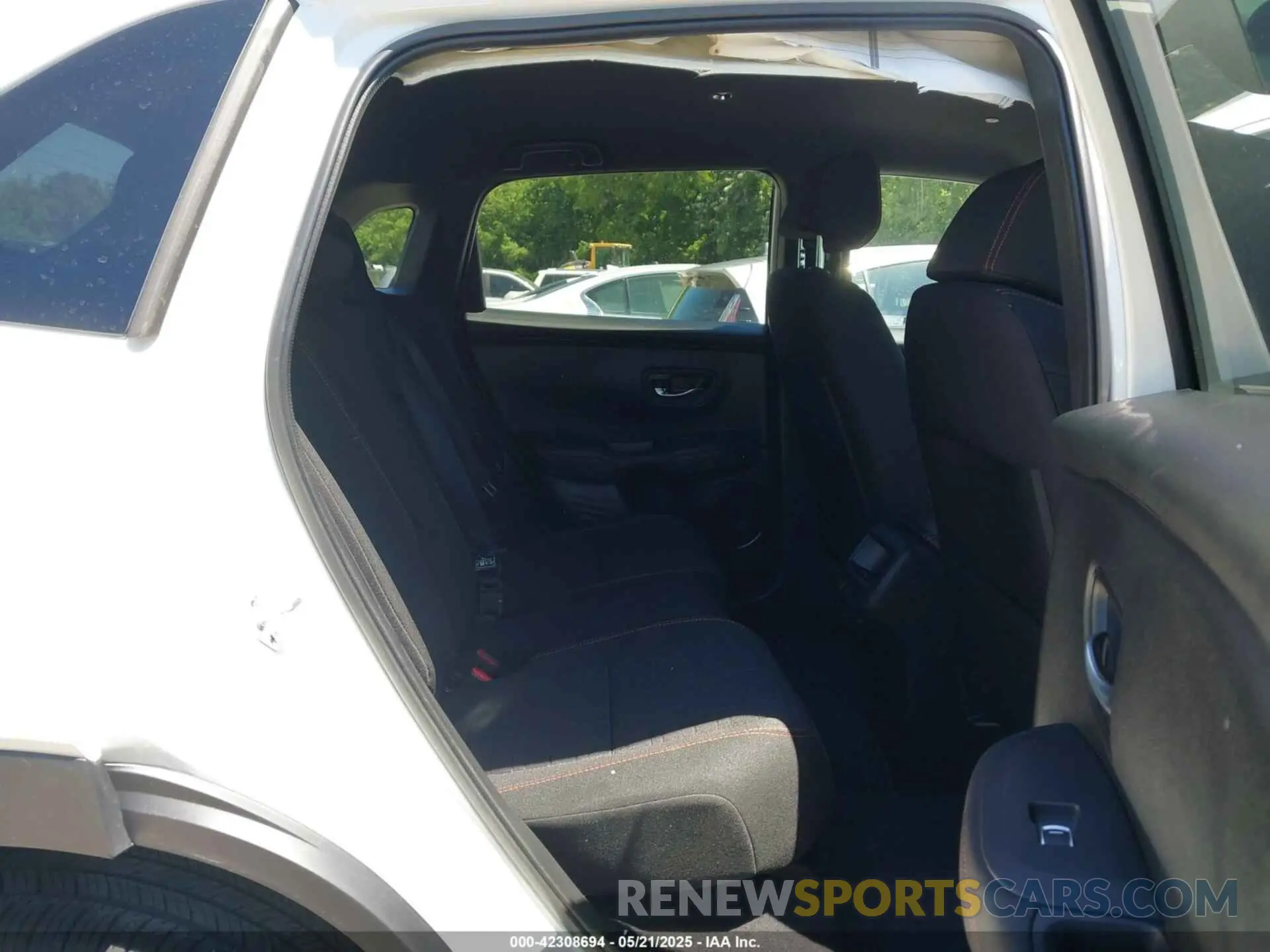 8 fotografías del automóvil dañado 3CZRZ2H55SM735947 HONDA HR-V 2025