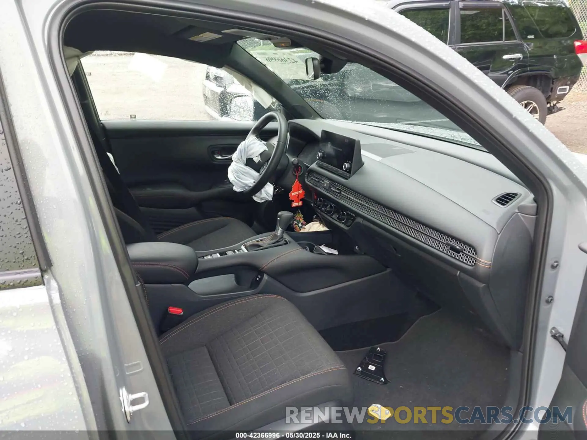 5 fotografías del automóvil dañado 3CZRZ2H56SM780900 HONDA HR-V 2025
