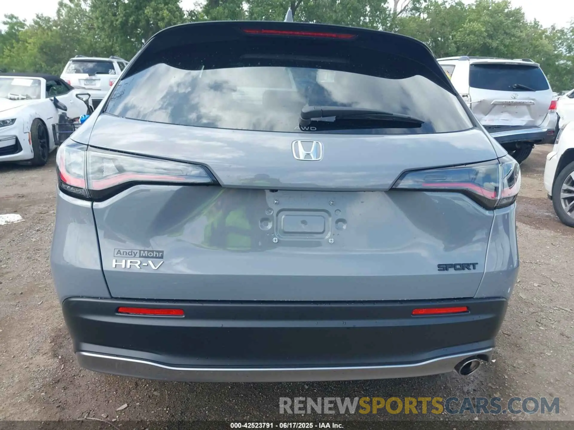 17 fotografías del automóvil dañado 3CZRZ2H58SM719175 HONDA HR-V 2025