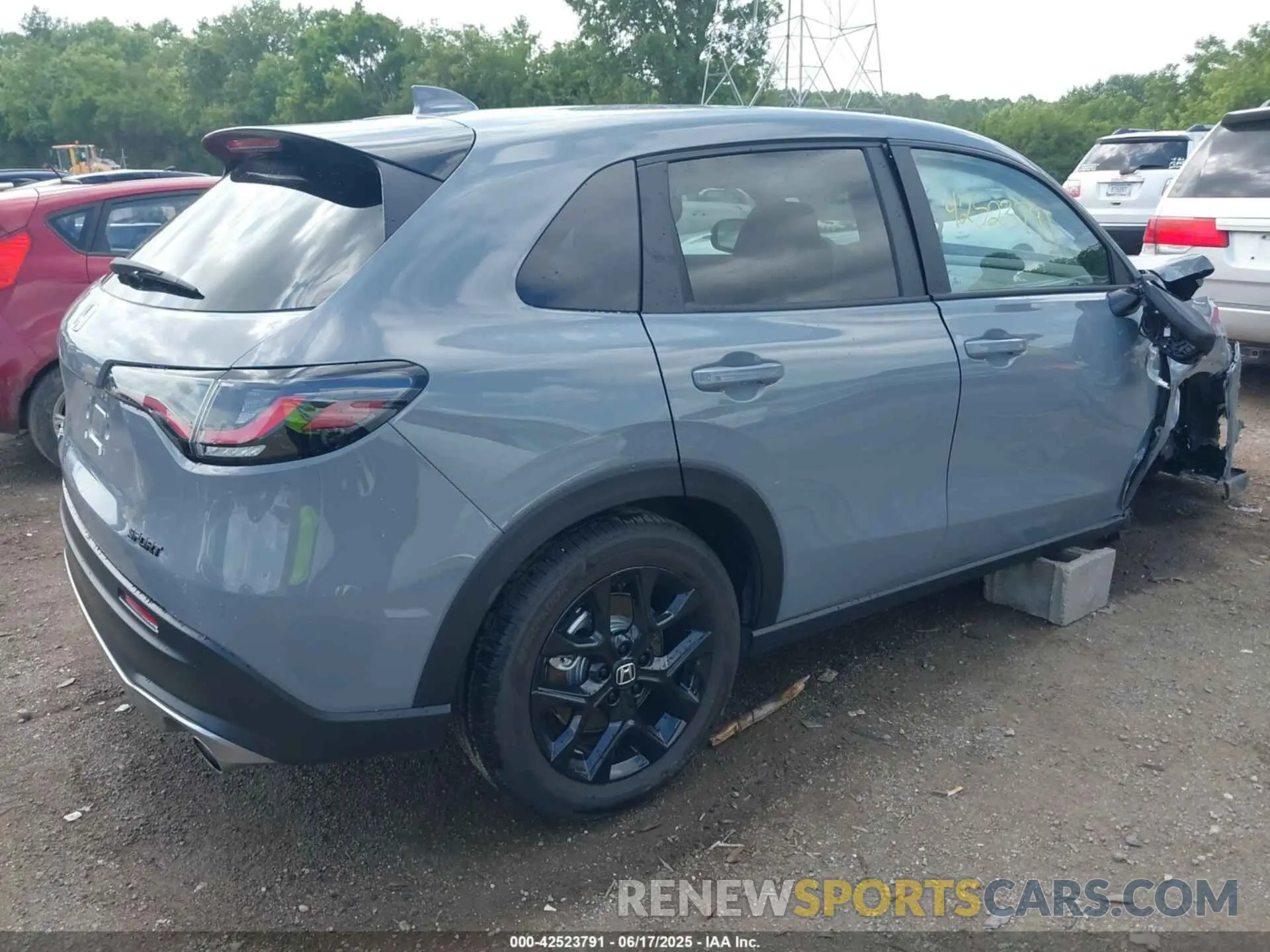 4 fotografías del automóvil dañado 3CZRZ2H58SM719175 HONDA HR-V 2025