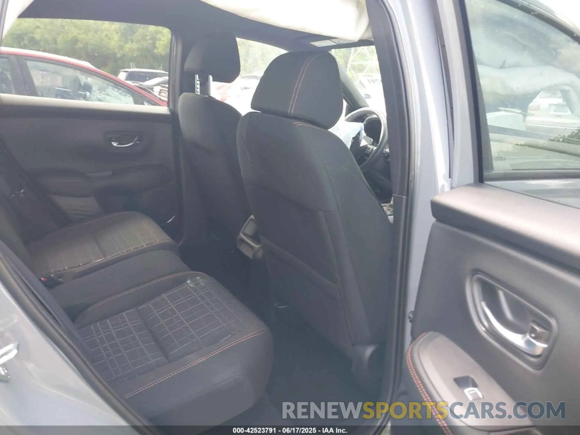 8 fotografías del automóvil dañado 3CZRZ2H58SM719175 HONDA HR-V 2025