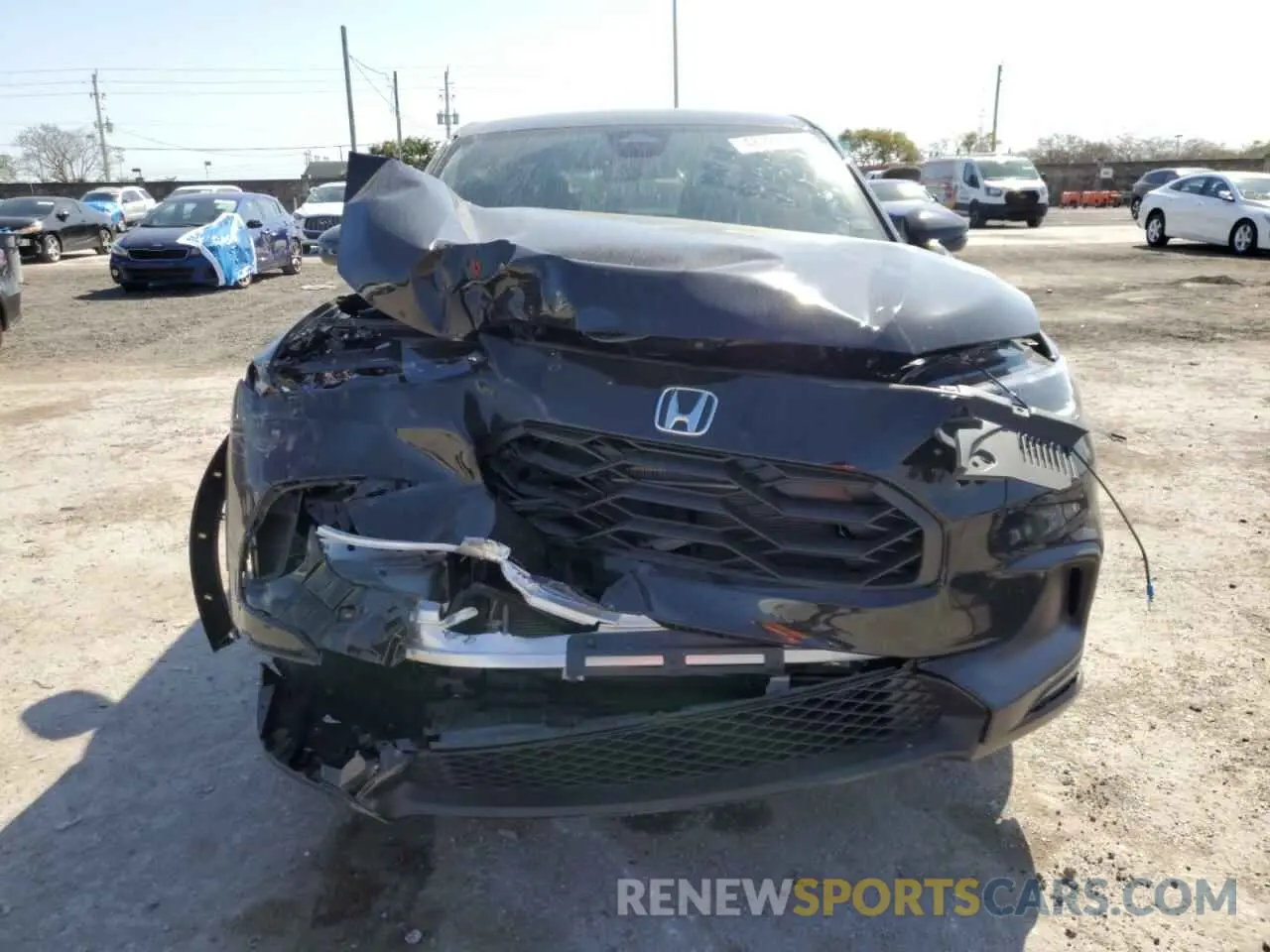 5 fotografías del automóvil dañado 3CZRZ2H58SM721640 HONDA HR-V 2025