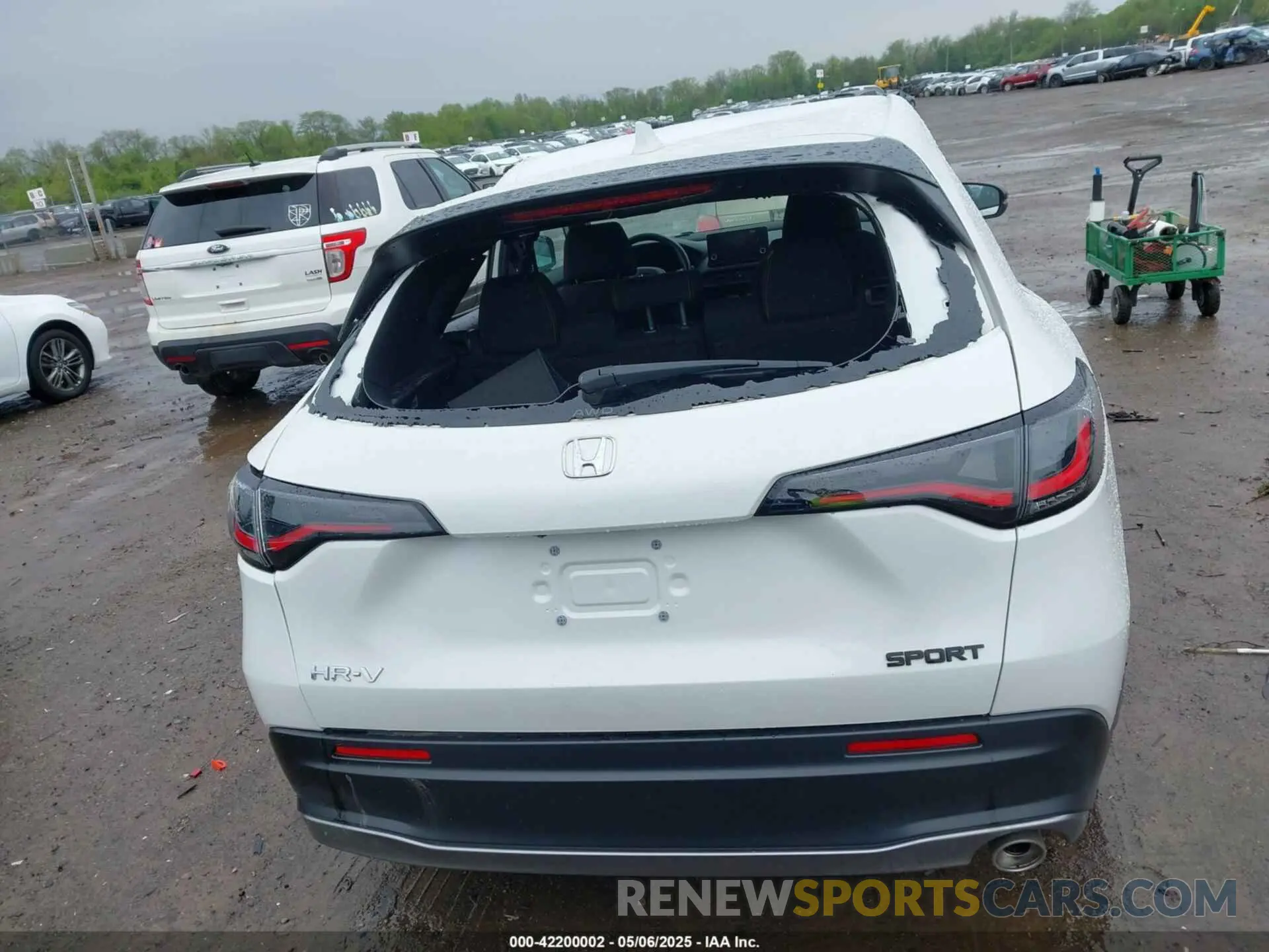 16 fotografías del automóvil dañado 3CZRZ2H5XSM700983 HONDA HR-V 2025