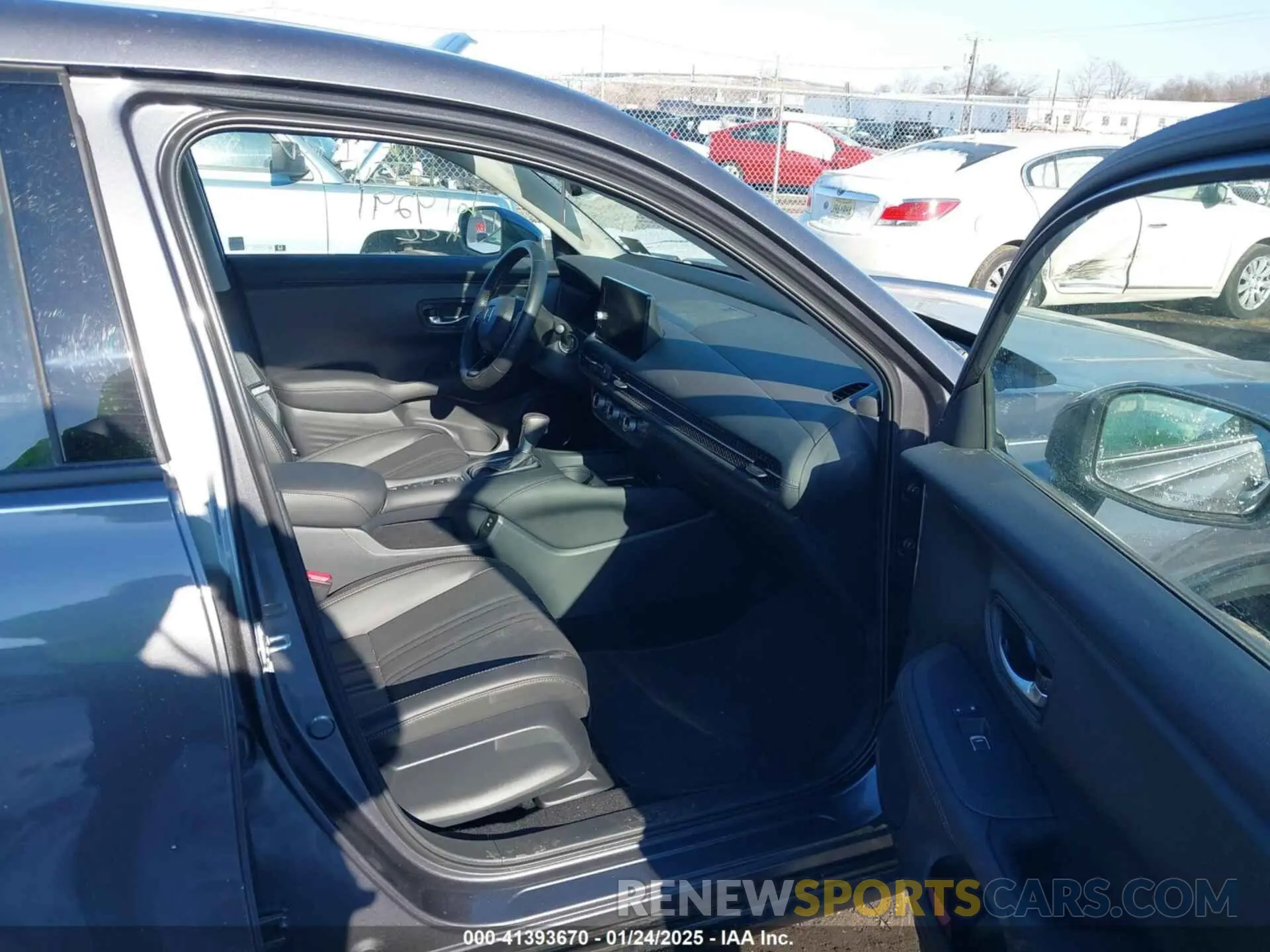 5 fotografías del automóvil dañado 3CZRZ2H70SM736036 HONDA HR-V 2025