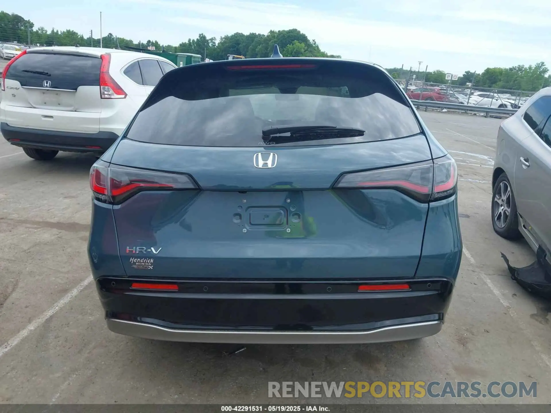16 fotografías del automóvil dañado 3CZRZ2H72SM744719 HONDA HR-V 2025